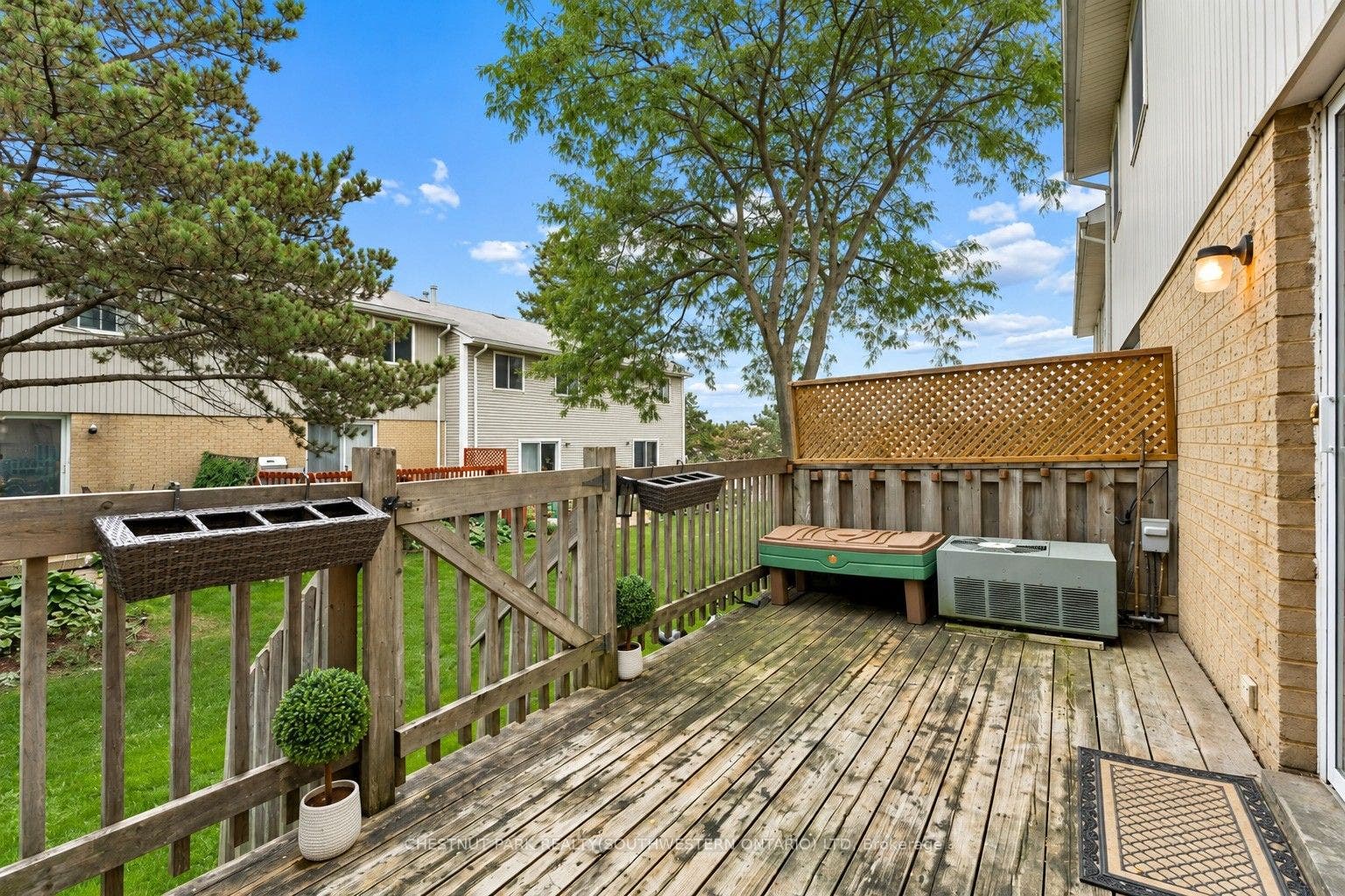 255 Northlake Drive, #4, Waterloo, Waterloo ON N2V 1Z2 255 Northlake Drive, #4, Waterloo, Waterloo ON N2V 1Z2