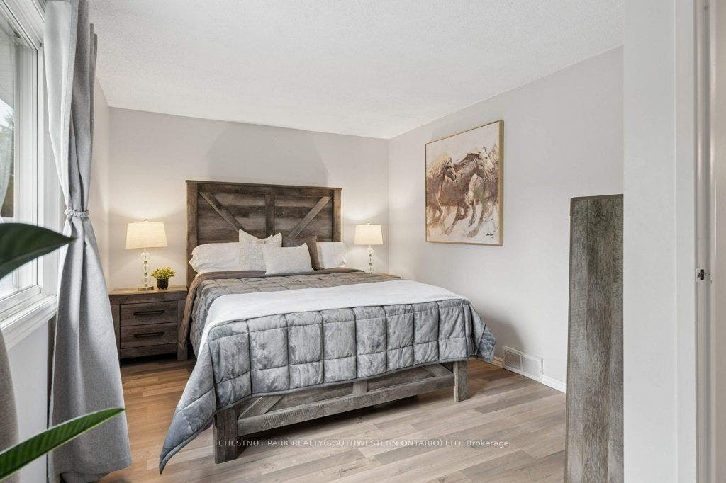 255 Northlake Drive, #4, Waterloo, Waterloo ON N2V 1Z2 255 Northlake Drive, #4, Waterloo, Waterloo ON N2V 1Z2