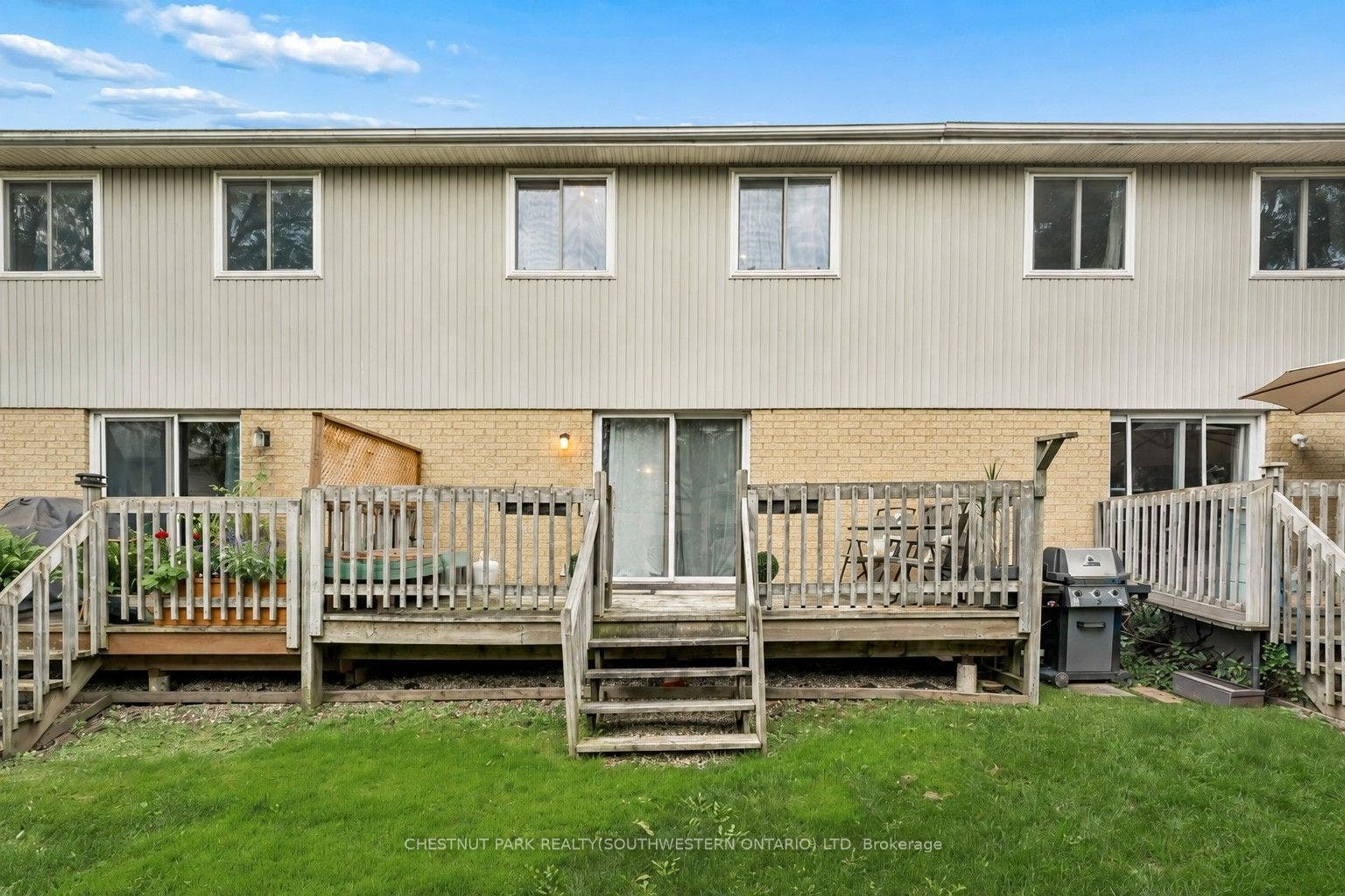 255 Northlake Drive, #4, Waterloo, Waterloo ON N2V 1Z2 255 Northlake Drive, #4, Waterloo, Waterloo ON N2V 1Z2