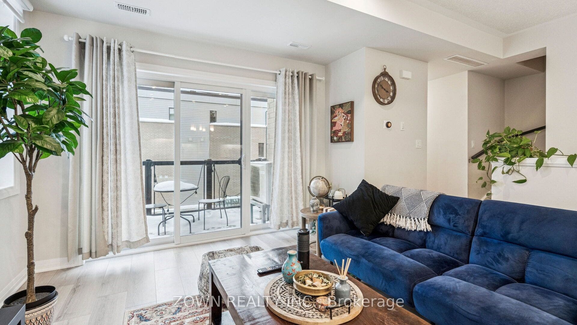 25 Isherwood Avenue, #A3, Cambridge, Waterloo ON N1R 0E2 25 Isherwood Avenue, #A3, Cambridge, Waterloo ON N1R 0E2