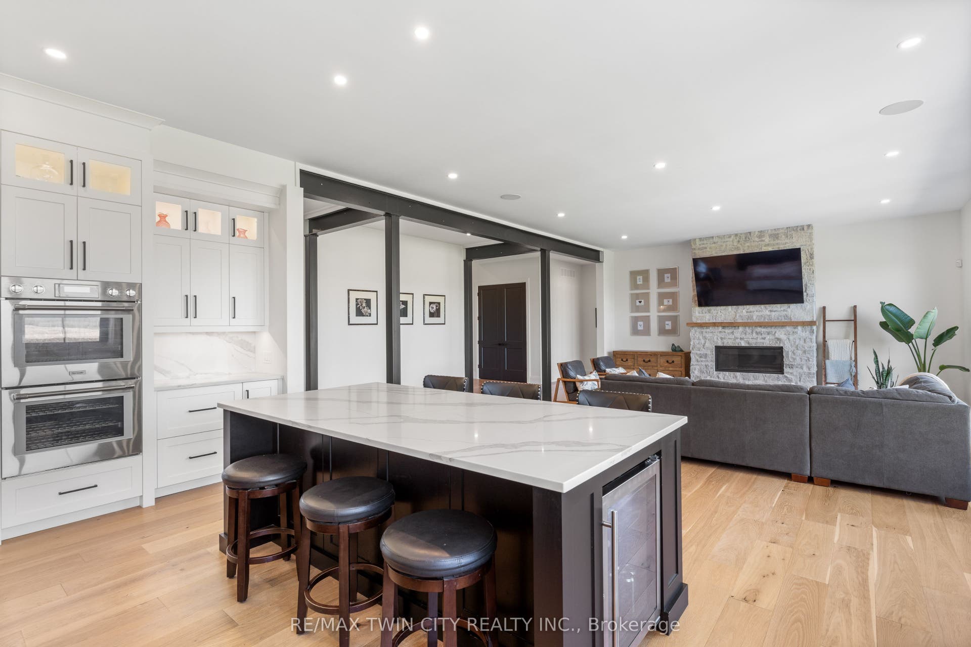 742 Country Squire Road, Waterloo, Waterloo ON N2J 4G8