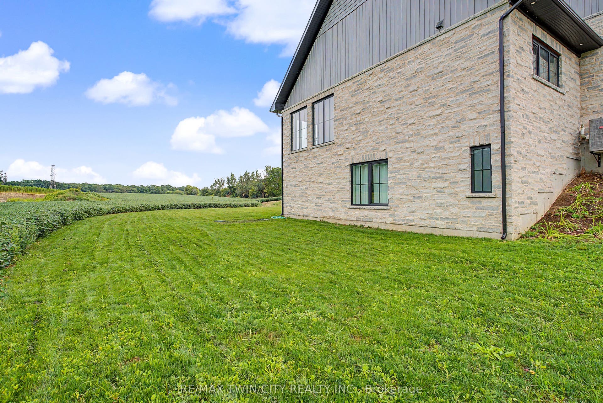 742 Country Squire Road, Waterloo, Waterloo ON N2J 4G8