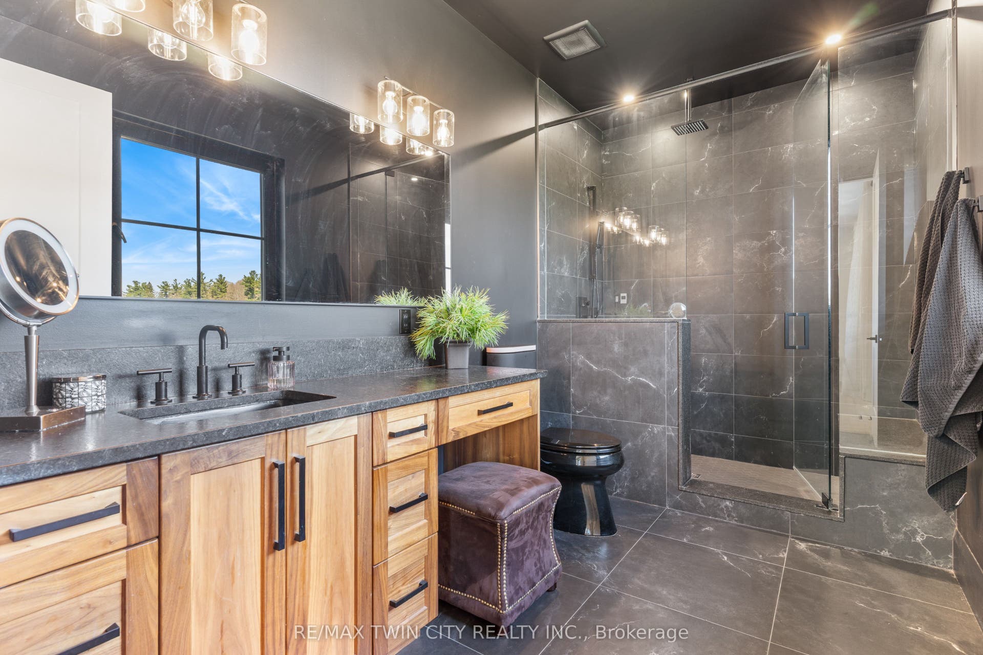 742 Country Squire Road, Waterloo, Waterloo ON N2J 4G8