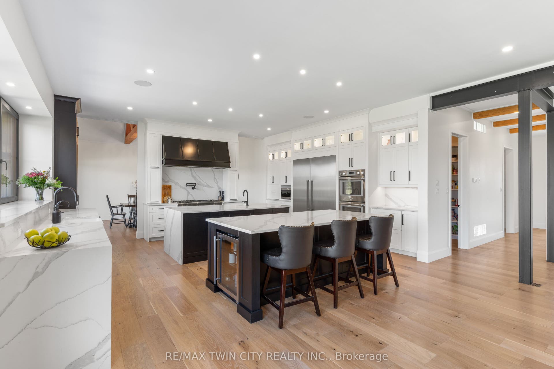 742 Country Squire Road, Waterloo, Waterloo ON N2J 4G8