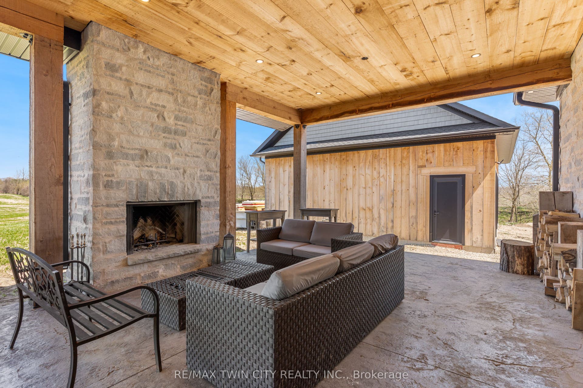 742 Country Squire Road, Waterloo, Waterloo ON N2J 4G8