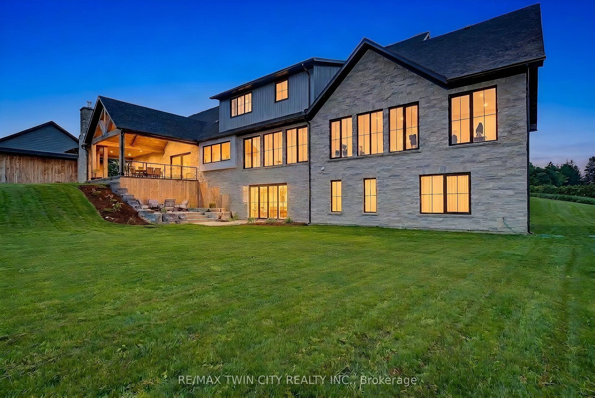742 Country Squire Road, Waterloo, Waterloo ON N2J 4G8