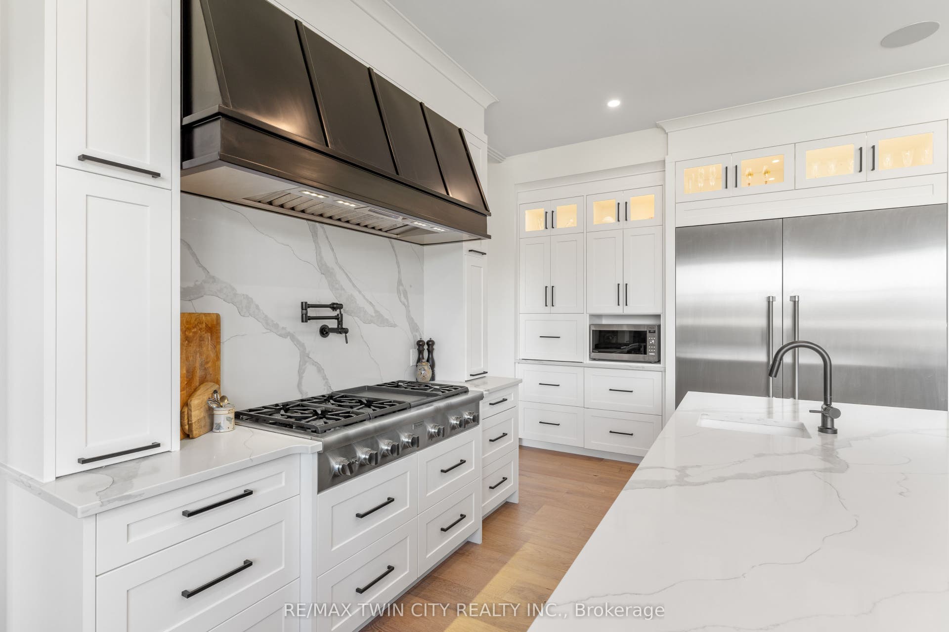 742 Country Squire Road, Waterloo, Waterloo ON N2J 4G8