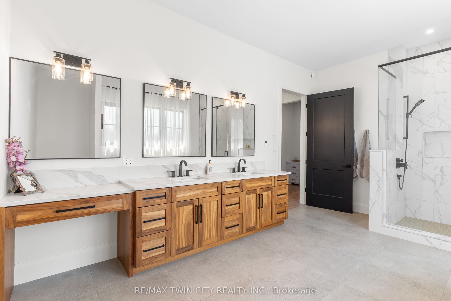 742 Country Squire Road, Waterloo, Waterloo ON N2J 4G8
