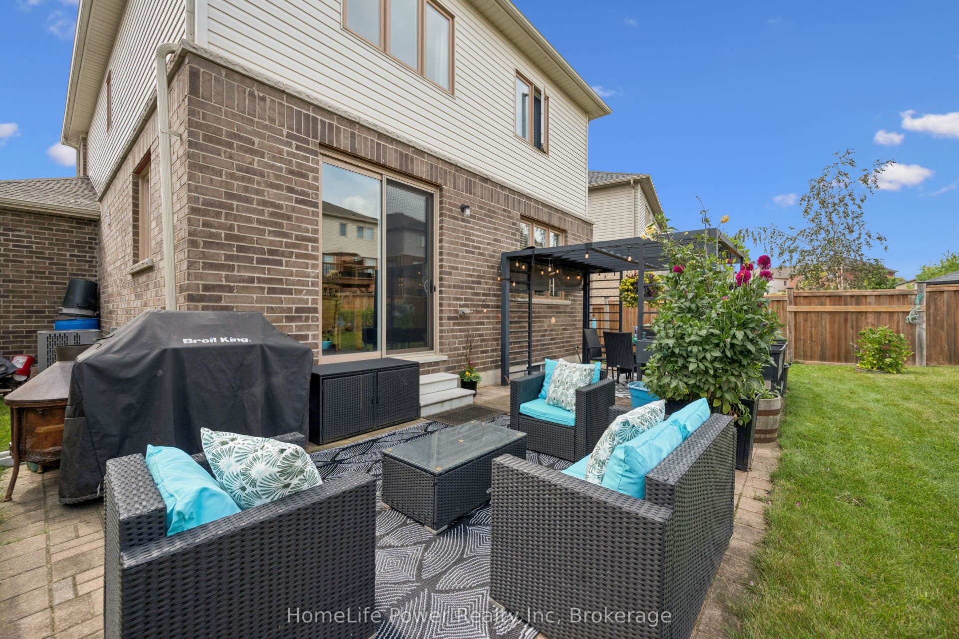 54 Elliot Avenue E, Centre Wellington, Wellington ON N1M 0G9 54 Elliot Avenue E, Centre Wellington, Wellington ON N1M 0G9