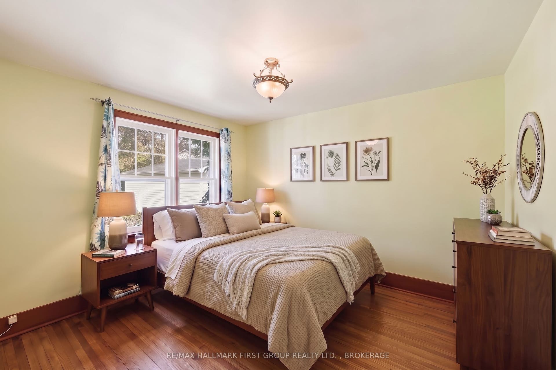 49 Park Street, Kingston, Frontenac ON K7L 1J7 Virtually Staged - Bedroom or Dining