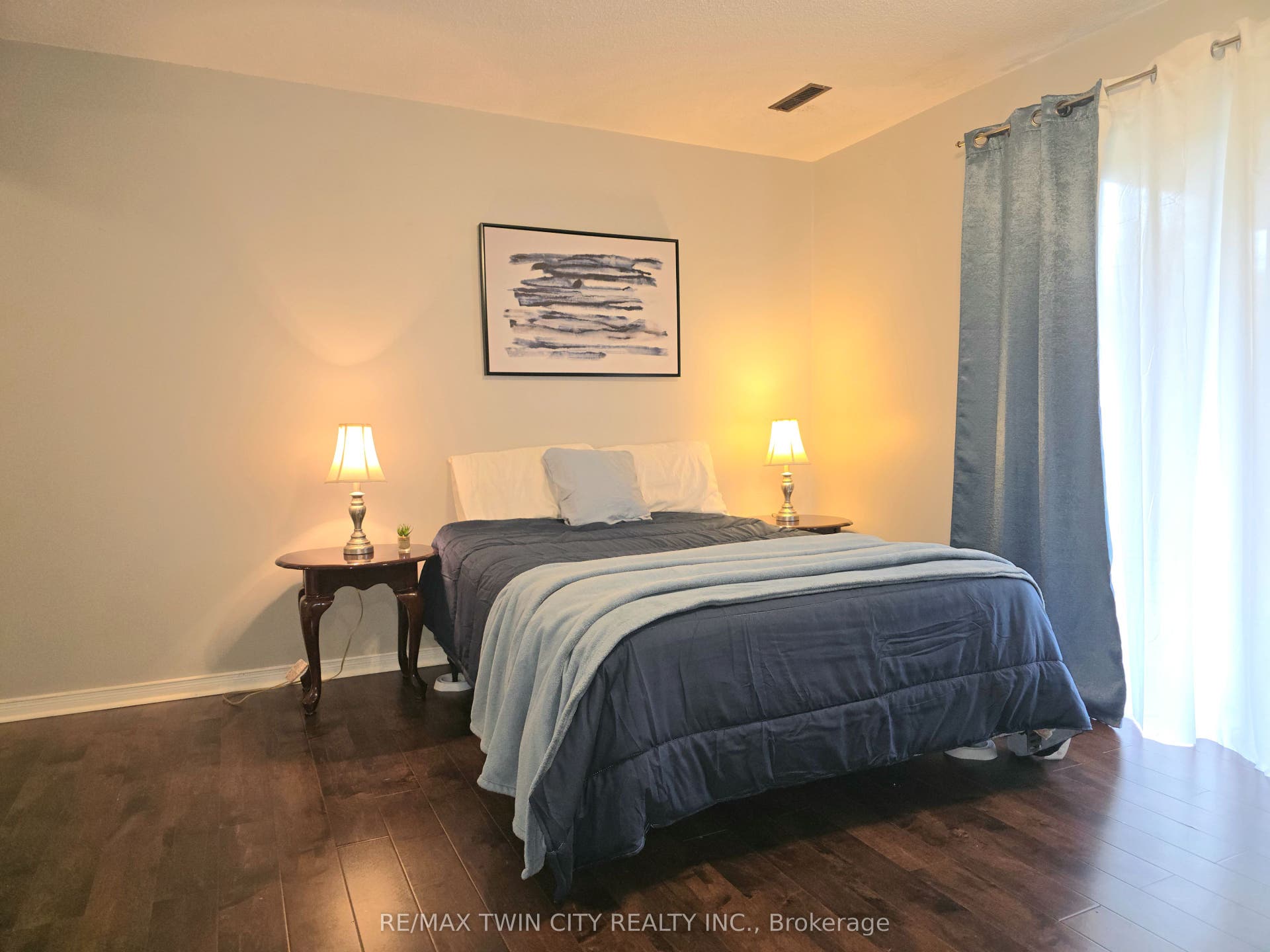 250 Keats Way, #6, Waterloo, Waterloo ON N2L 6J5 250 Keats Way, #6, Waterloo, Waterloo ON N2L 6J5
