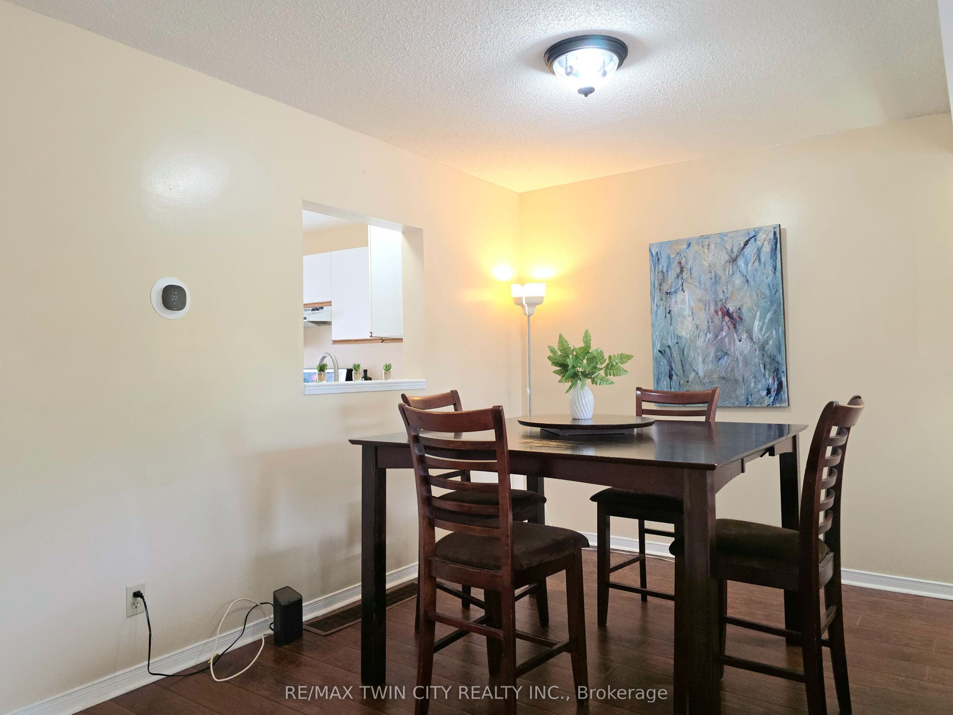 250 Keats Way, #6, Waterloo, Waterloo ON N2L 6J5 250 Keats Way, #6, Waterloo, Waterloo ON N2L 6J5