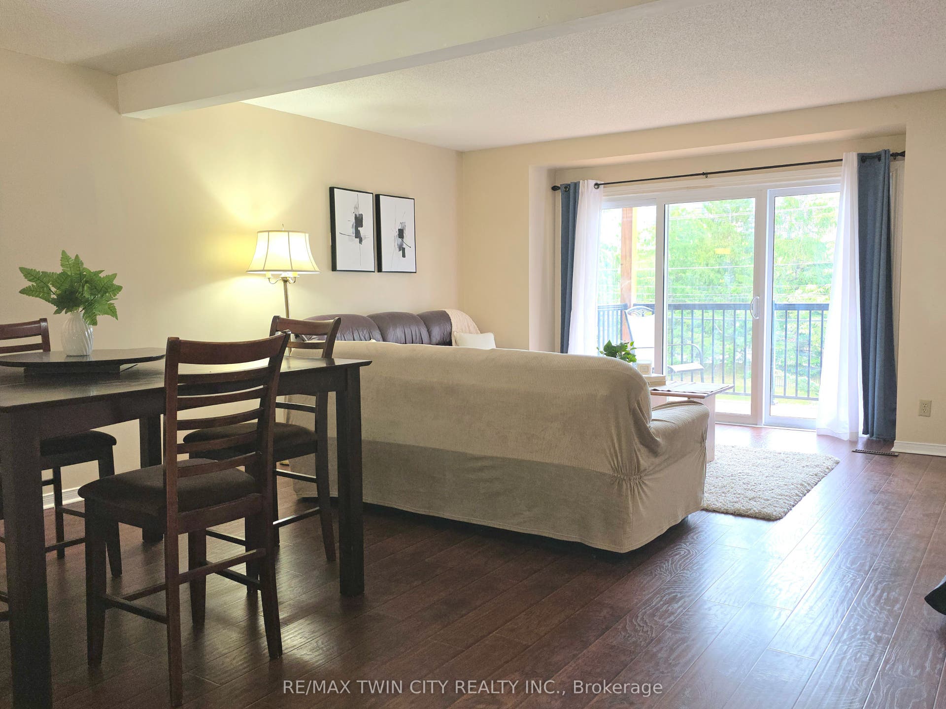 250 Keats Way, #6, Waterloo, Waterloo ON N2L 6J5 250 Keats Way, #6, Waterloo, Waterloo ON N2L 6J5