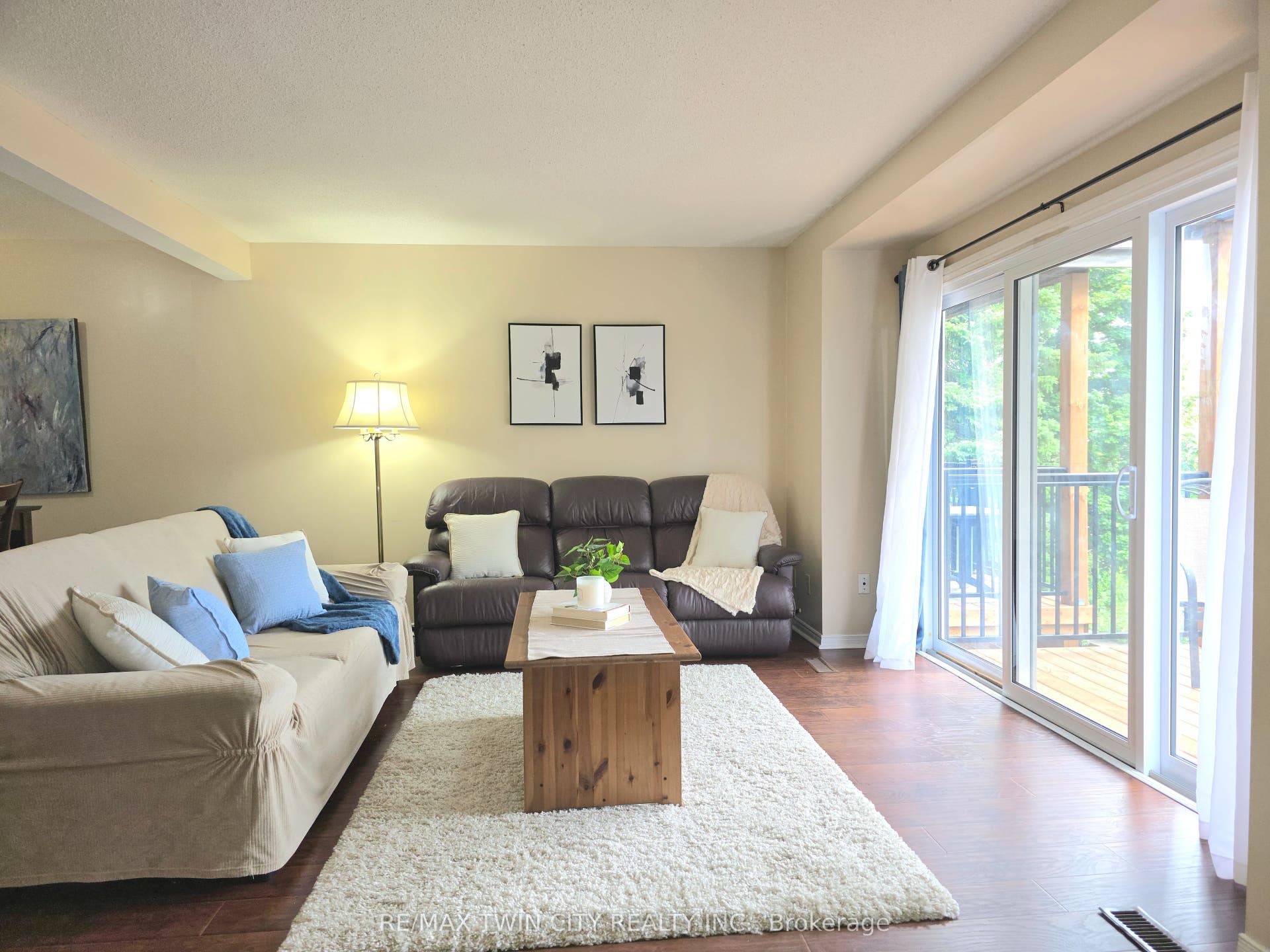 250 Keats Way, #6, Waterloo, Waterloo ON N2L 6J5 250 Keats Way, #6, Waterloo, Waterloo ON N2L 6J5