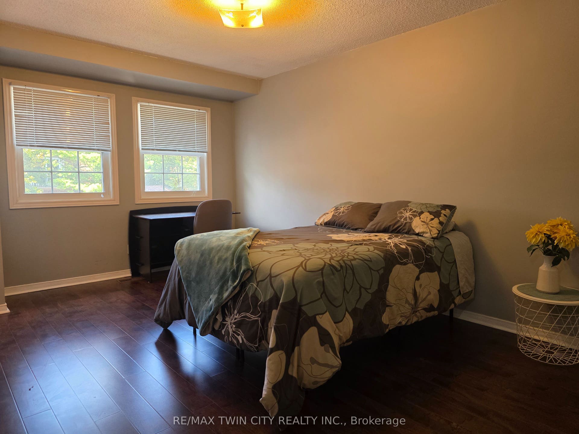 250 Keats Way, #6, Waterloo, Waterloo ON N2L 6J5 250 Keats Way, #6, Waterloo, Waterloo ON N2L 6J5