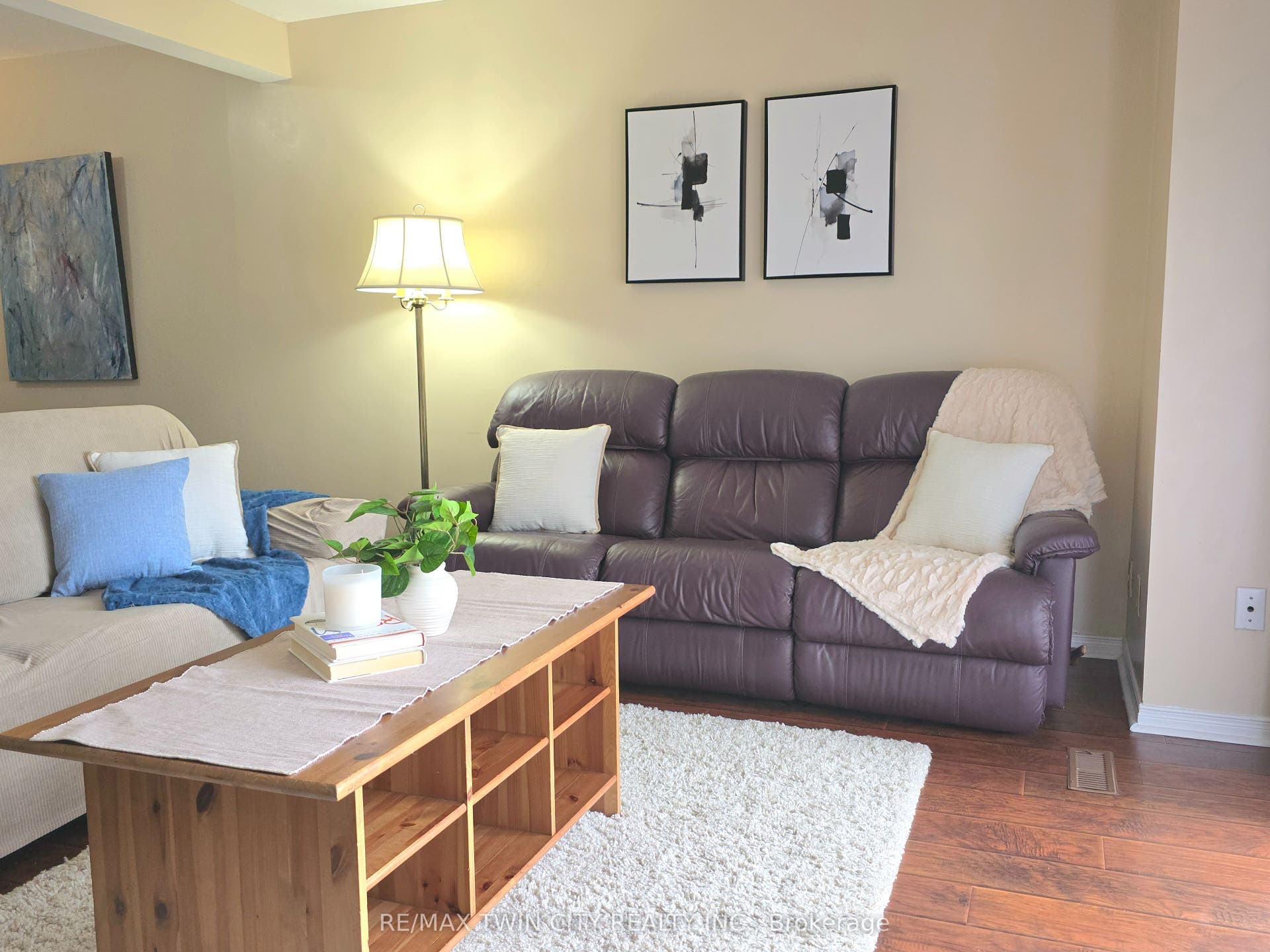 250 Keats Way, #6, Waterloo, Waterloo ON N2L 6J5 250 Keats Way, #6, Waterloo, Waterloo ON N2L 6J5