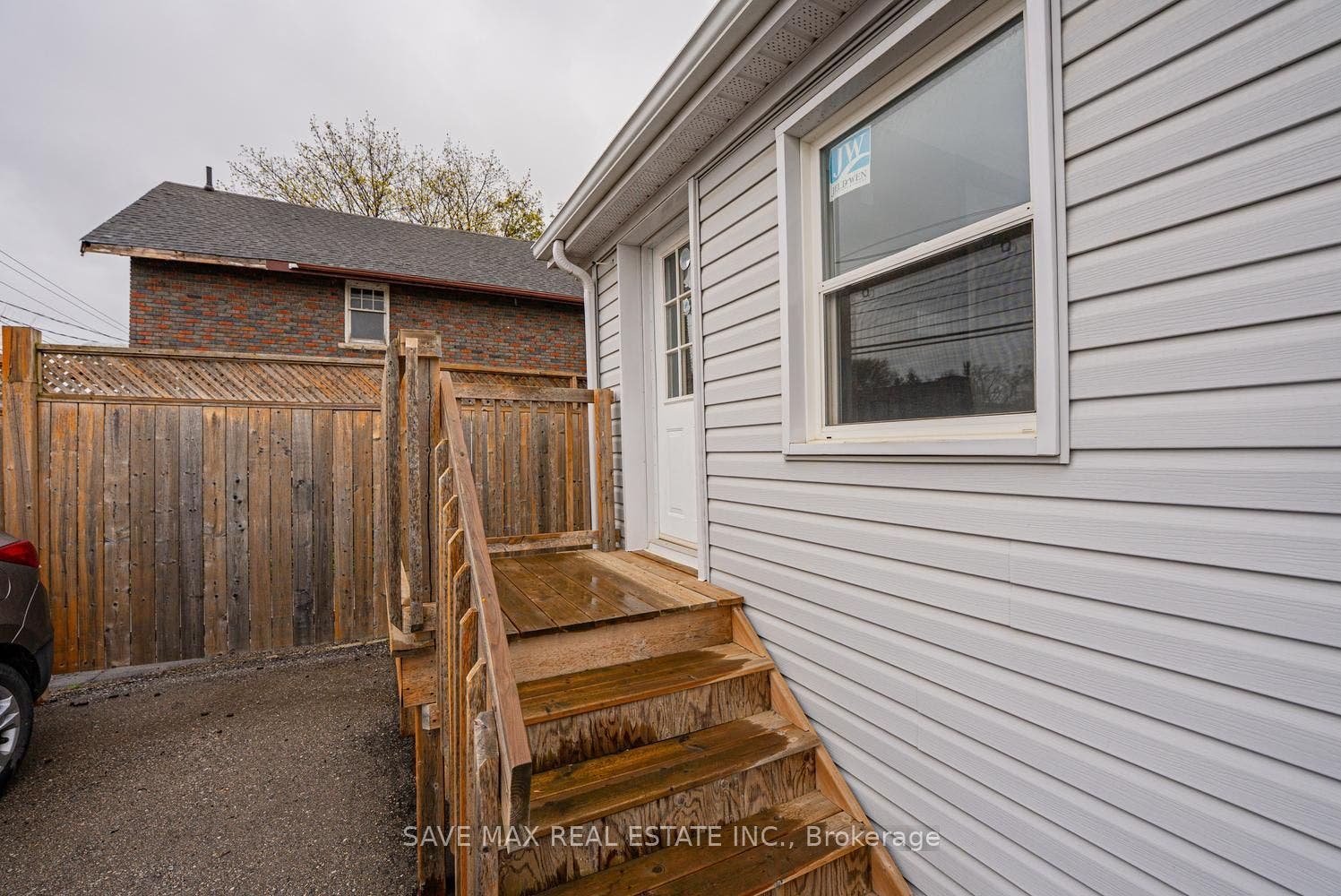 4 Beaumont Crescent S, Guelph, Wellington ON N1E 6A7 4 Beaumont Crescent S, Guelph, Wellington ON N1E 6A7