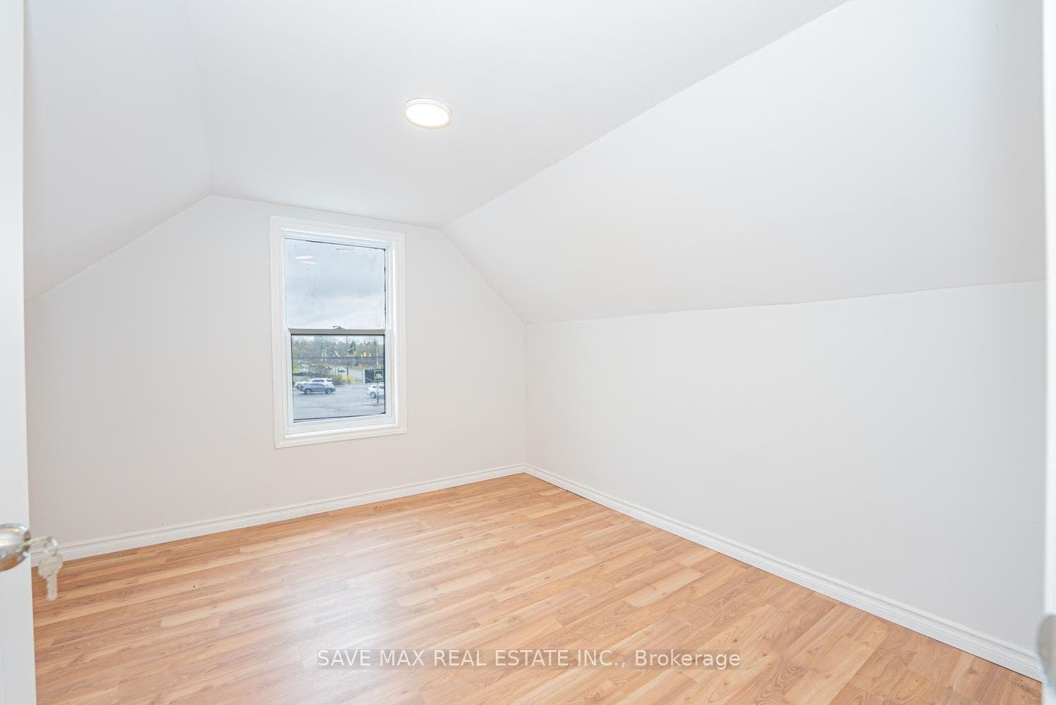 4 Beaumont Crescent S, Guelph, Wellington ON N1E 6A7 4 Beaumont Crescent S, Guelph, Wellington ON N1E 6A7
