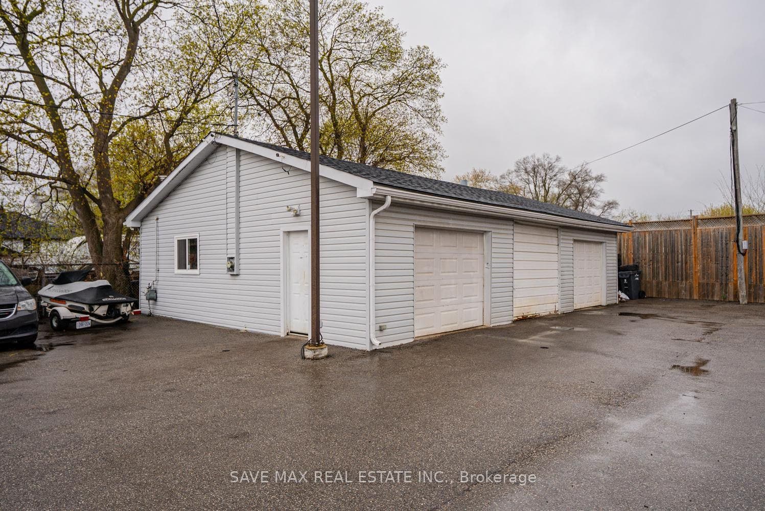 4 Beaumont Crescent S, Guelph, Wellington ON N1E 6A7 4 Beaumont Crescent S, Guelph, Wellington ON N1E 6A7