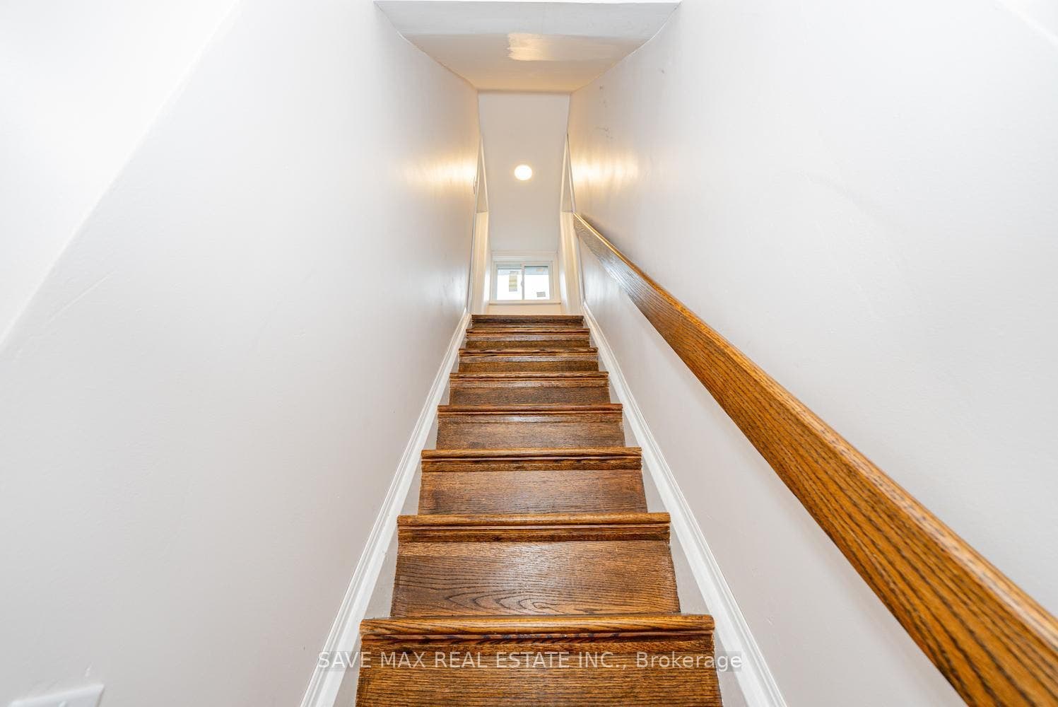 4 Beaumont Crescent S, Guelph, Wellington ON N1E 6A7 4 Beaumont Crescent S, Guelph, Wellington ON N1E 6A7