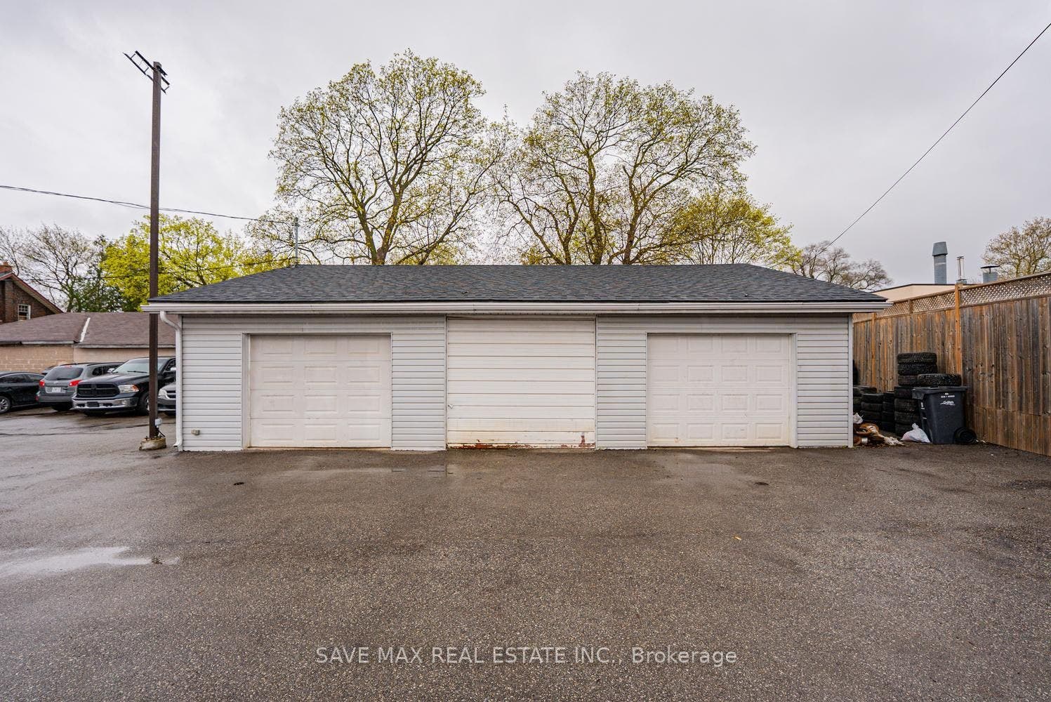 4 Beaumont Crescent S, Guelph, Wellington ON N1E 6A7 4 Beaumont Crescent S, Guelph, Wellington ON N1E 6A7