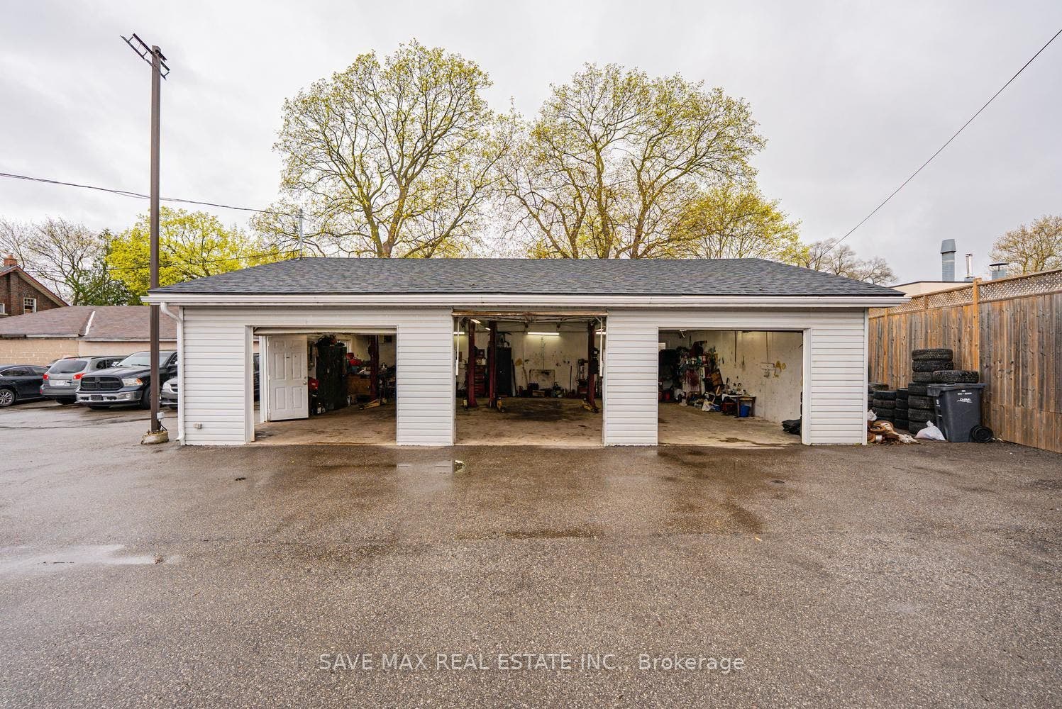 4 Beaumont Crescent S, Guelph, Wellington ON N1E 6A7 4 Beaumont Crescent S, Guelph, Wellington ON N1E 6A7