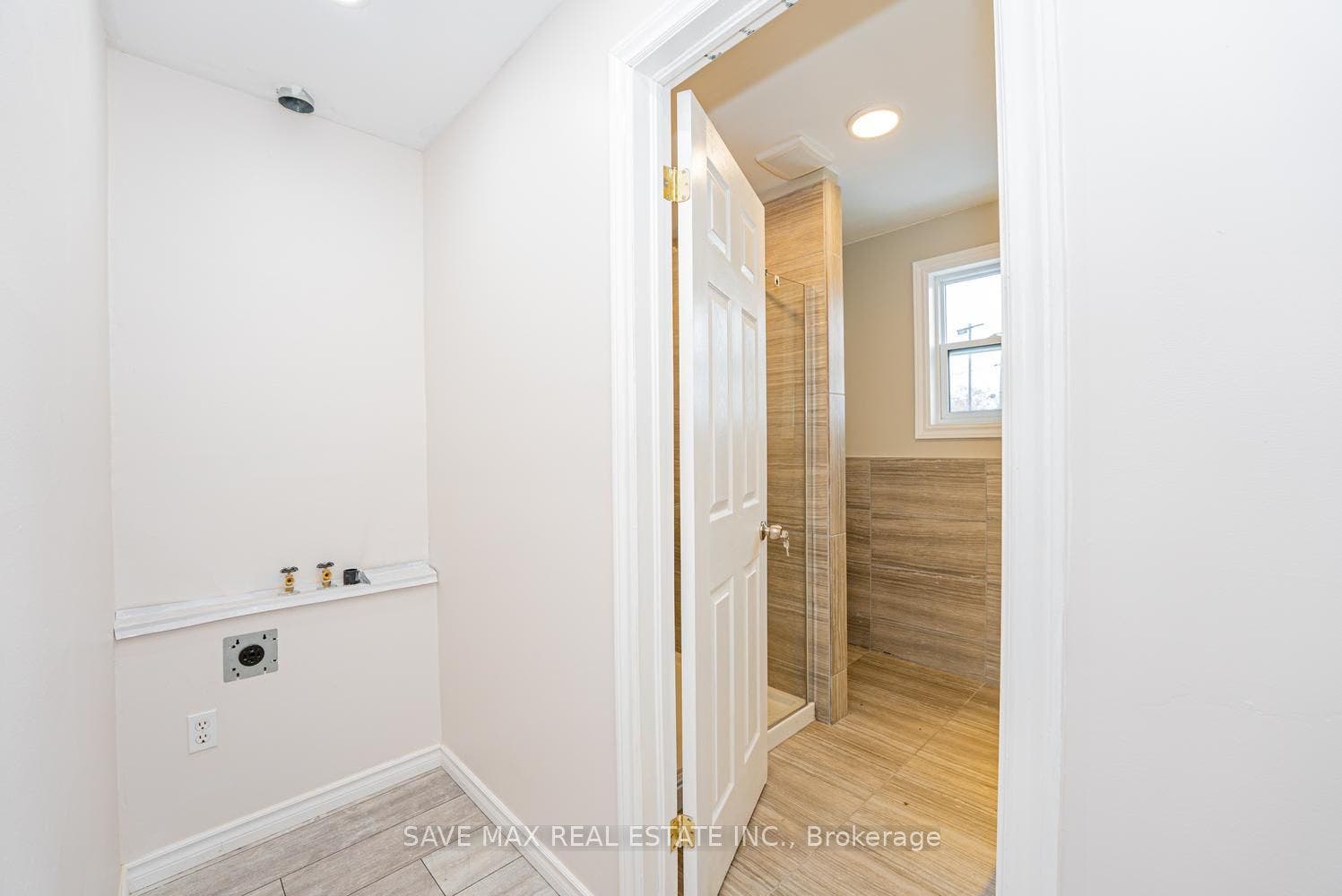 4 Beaumont Crescent S, Guelph, Wellington ON N1E 6A7 4 Beaumont Crescent S, Guelph, Wellington ON N1E 6A7