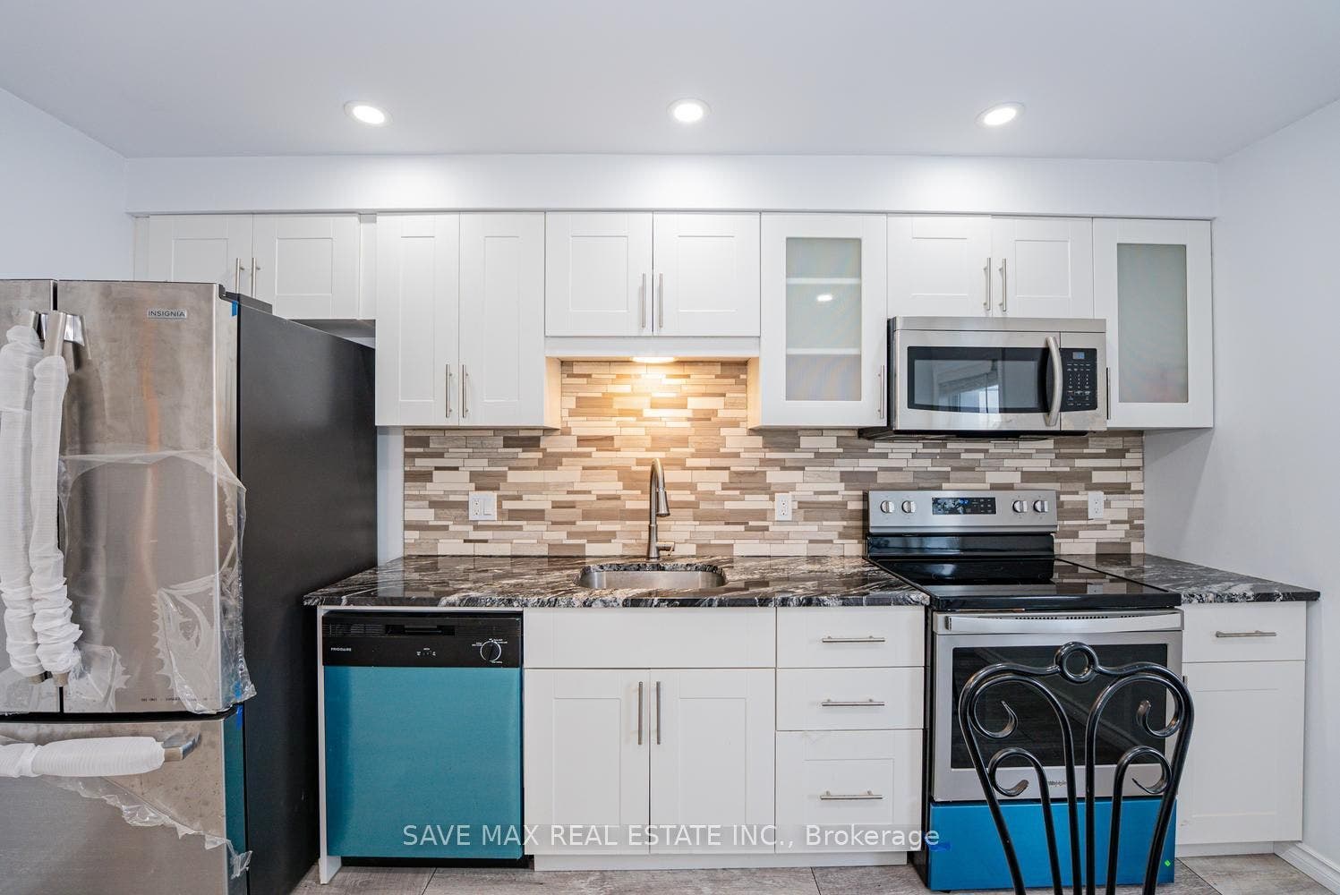 4 Beaumont Crescent S, Guelph, Wellington ON N1E 6A7 4 Beaumont Crescent S, Guelph, Wellington ON N1E 6A7