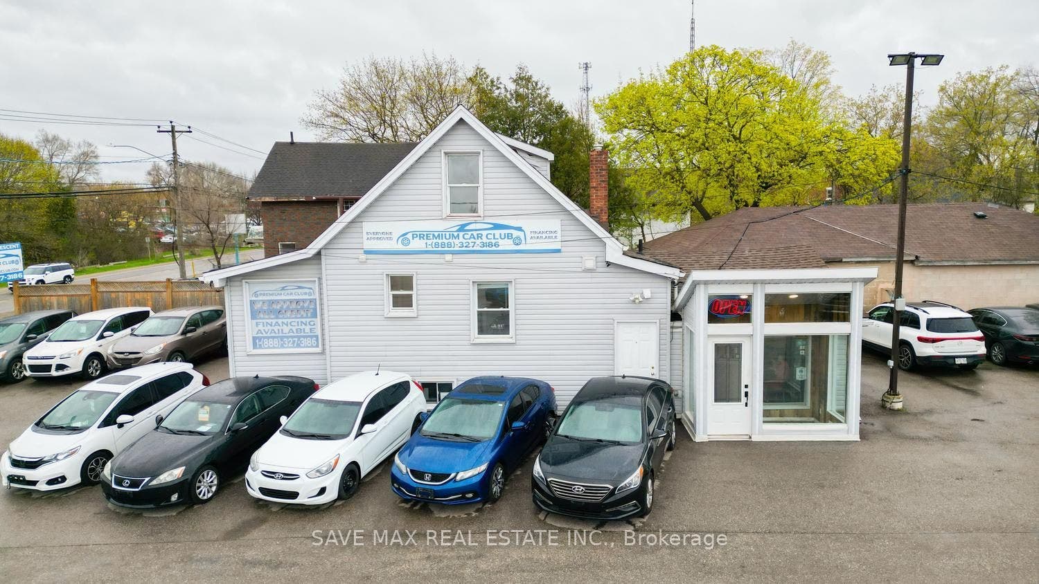4 Beaumont Crescent S, Guelph, Wellington ON N1E 6A7 4 Beaumont Crescent S, Guelph, Wellington ON N1E 6A7