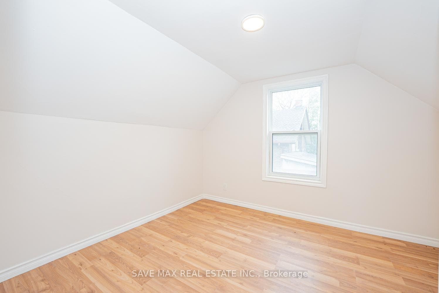 4 Beaumont Crescent S, Guelph, Wellington ON N1E 6A7 4 Beaumont Crescent S, Guelph, Wellington ON N1E 6A7
