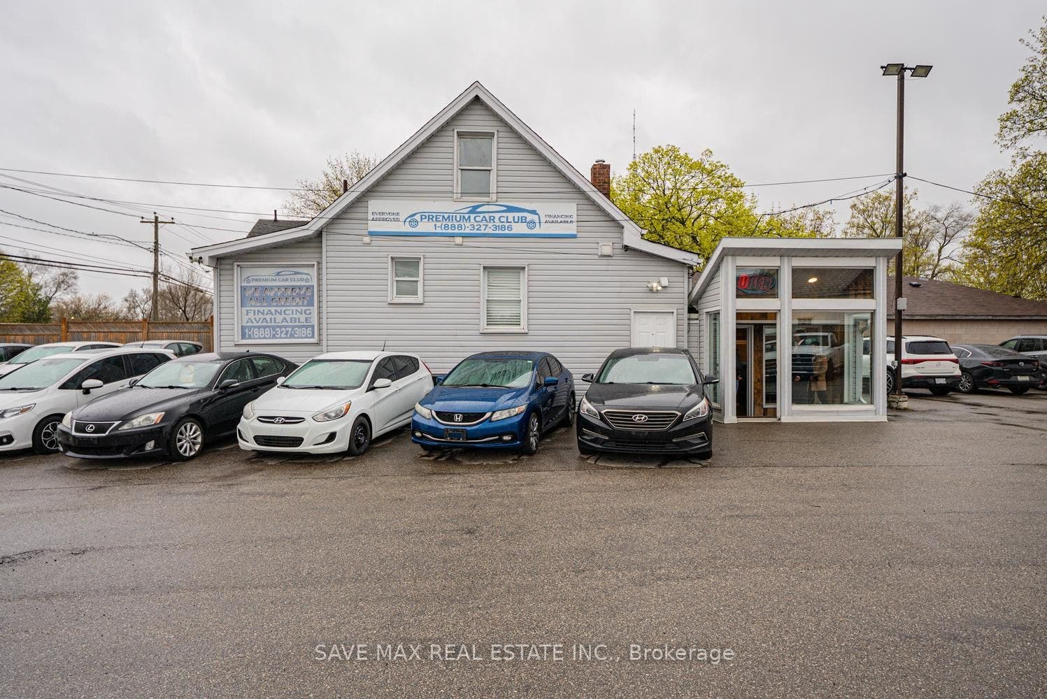 4 Beaumont Crescent S, Guelph, Wellington ON N1E 6A7 4 Beaumont Crescent S, Guelph, Wellington ON N1E 6A7