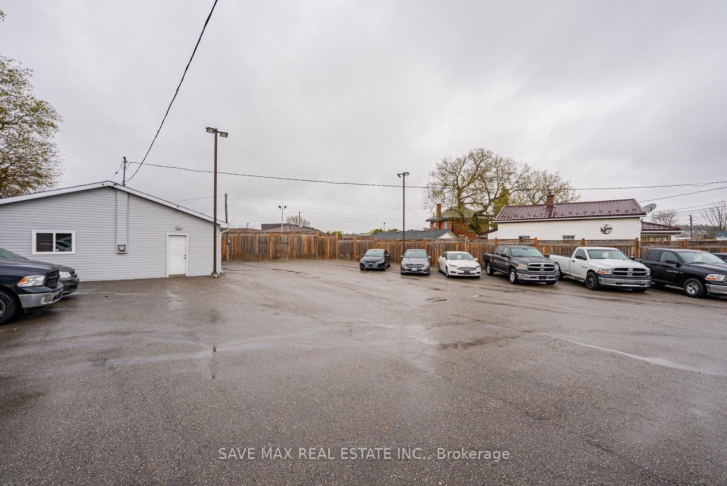 4 Beaumont Crescent S, Guelph, Wellington ON N1E 6A7 4 Beaumont Crescent S, Guelph, Wellington ON N1E 6A7