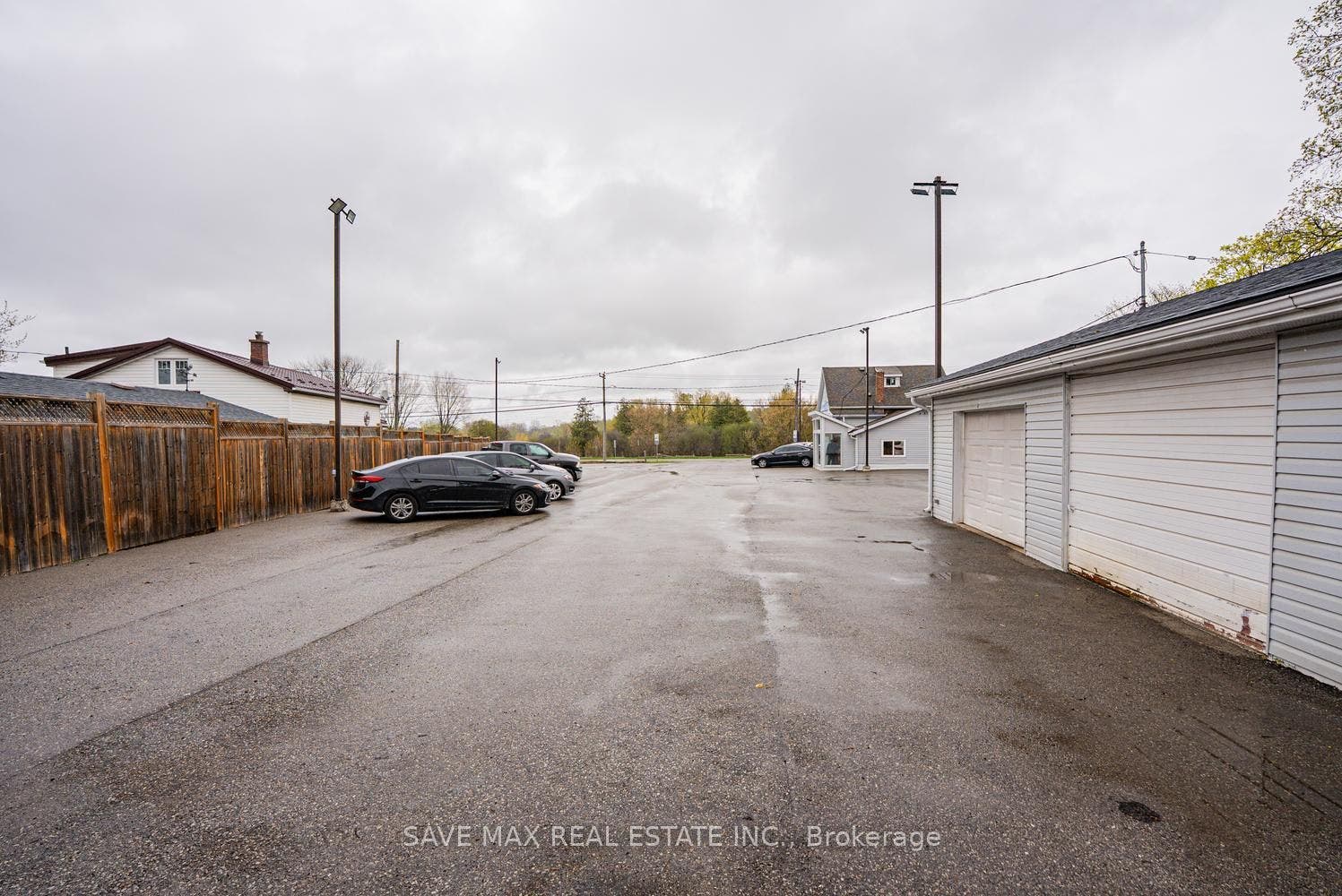 4 Beaumont Crescent S, Guelph, Wellington ON N1E 6A7 4 Beaumont Crescent S, Guelph, Wellington ON N1E 6A7