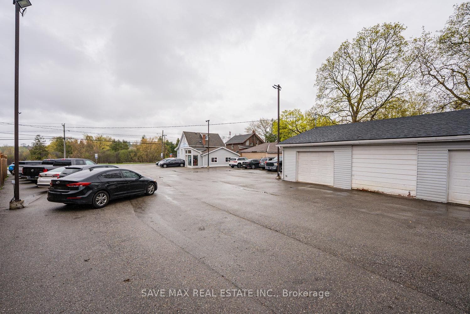 4 Beaumont Crescent S, Guelph, Wellington ON N1E 6A7 4 Beaumont Crescent S, Guelph, Wellington ON N1E 6A7