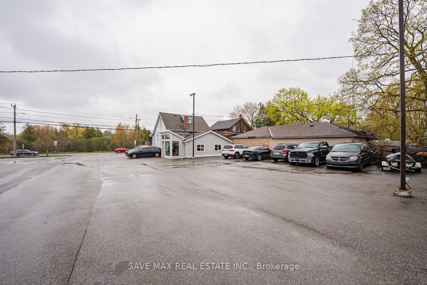4 Beaumont Crescent S, Guelph, Wellington ON N1E 6A7 4 Beaumont Crescent S, Guelph, Wellington ON N1E 6A7