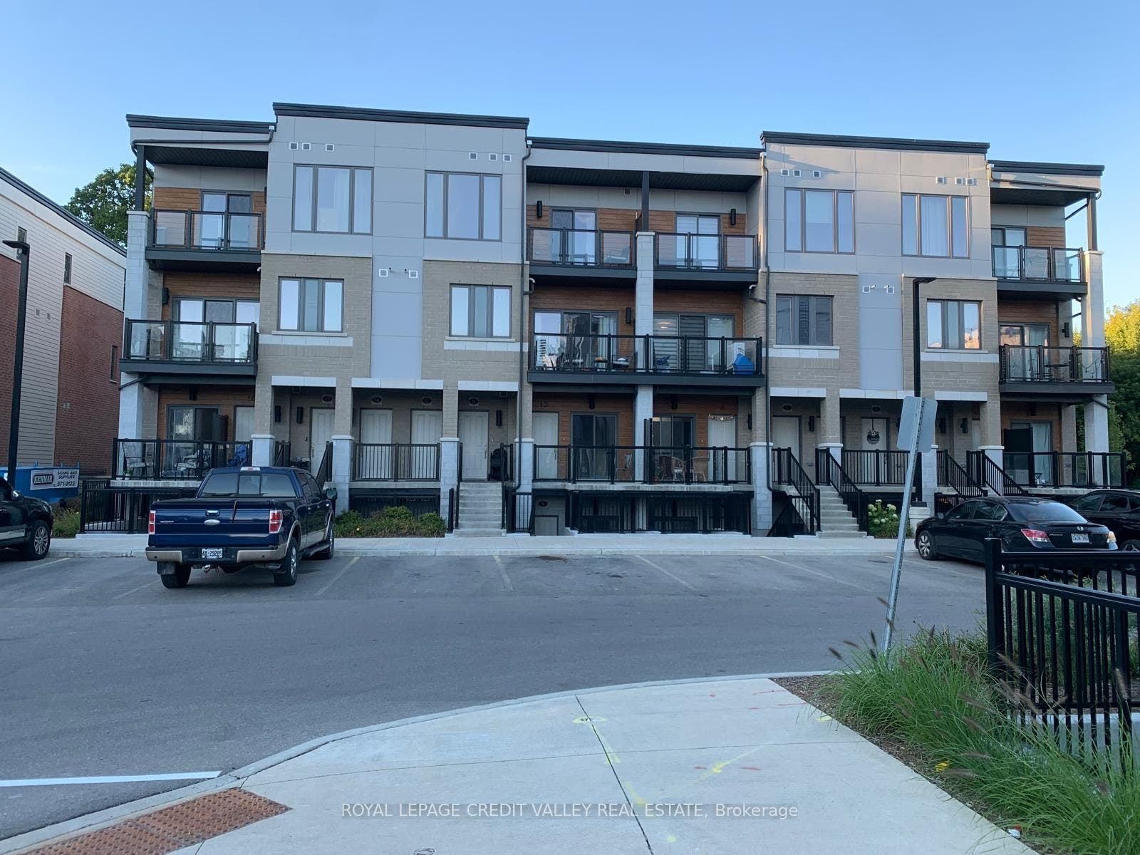 25 Isherwood Avenue E, #13, Cambridge, Waterloo ON N1R 0E2 25 Isherwood Avenue E, #13, Cambridge, Waterloo ON N1R 0E2