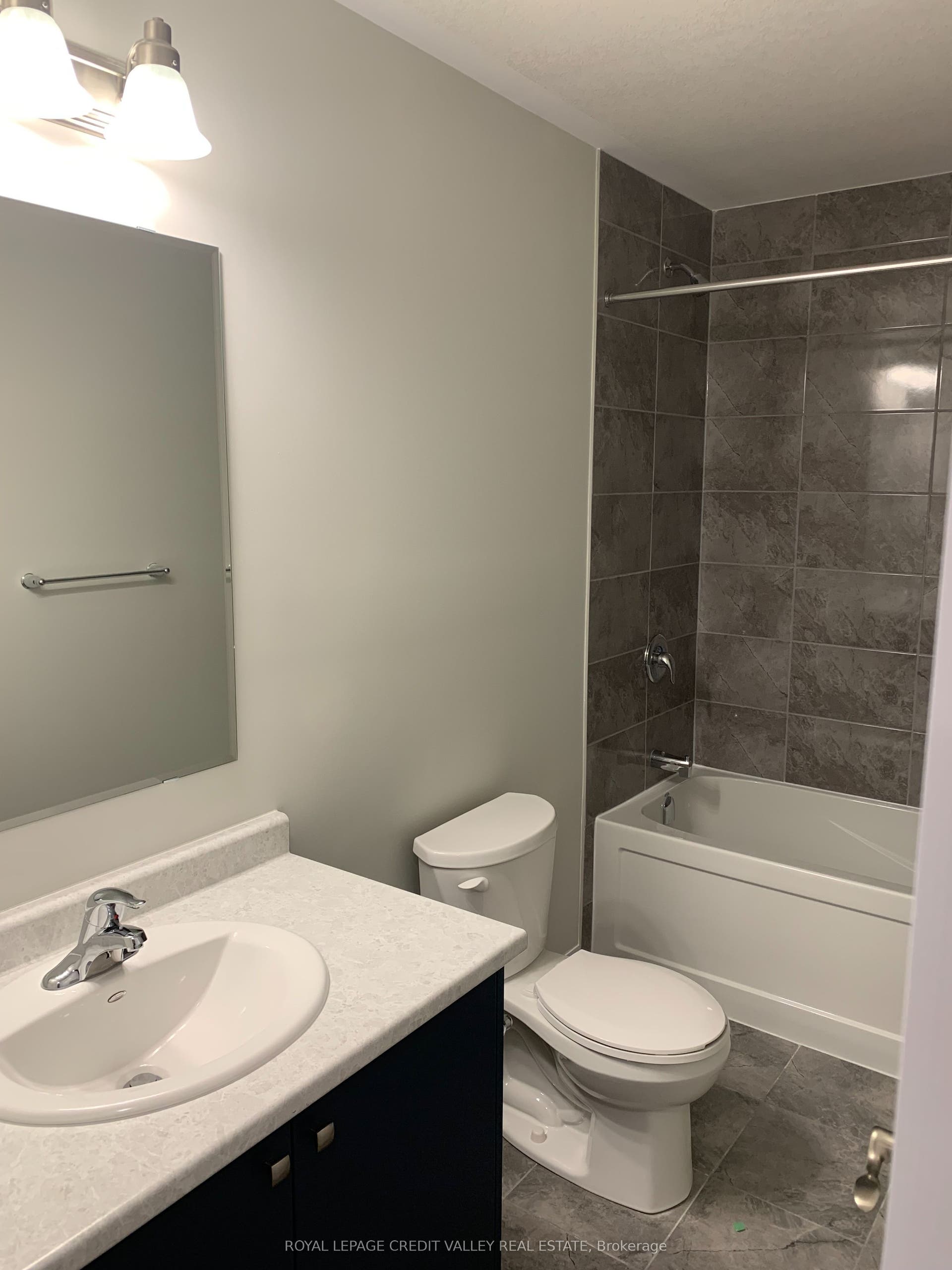 25 Isherwood Avenue E, #13, Cambridge, Waterloo ON N1R 0E2 25 Isherwood Avenue E, #13, Cambridge, Waterloo ON N1R 0E2