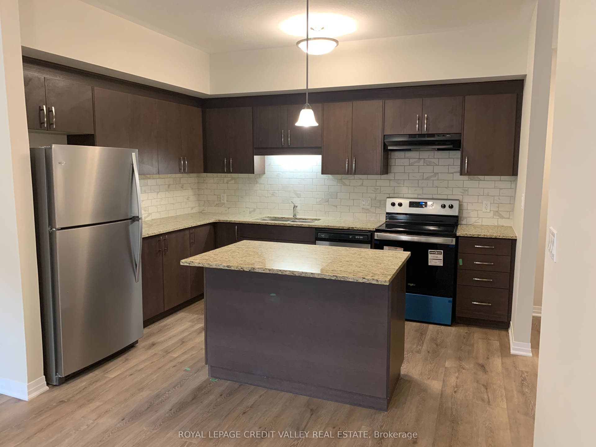 25 Isherwood Avenue E, #13, Cambridge, Waterloo ON N1R 0E2 25 Isherwood Avenue E, #13, Cambridge, Waterloo ON N1R 0E2