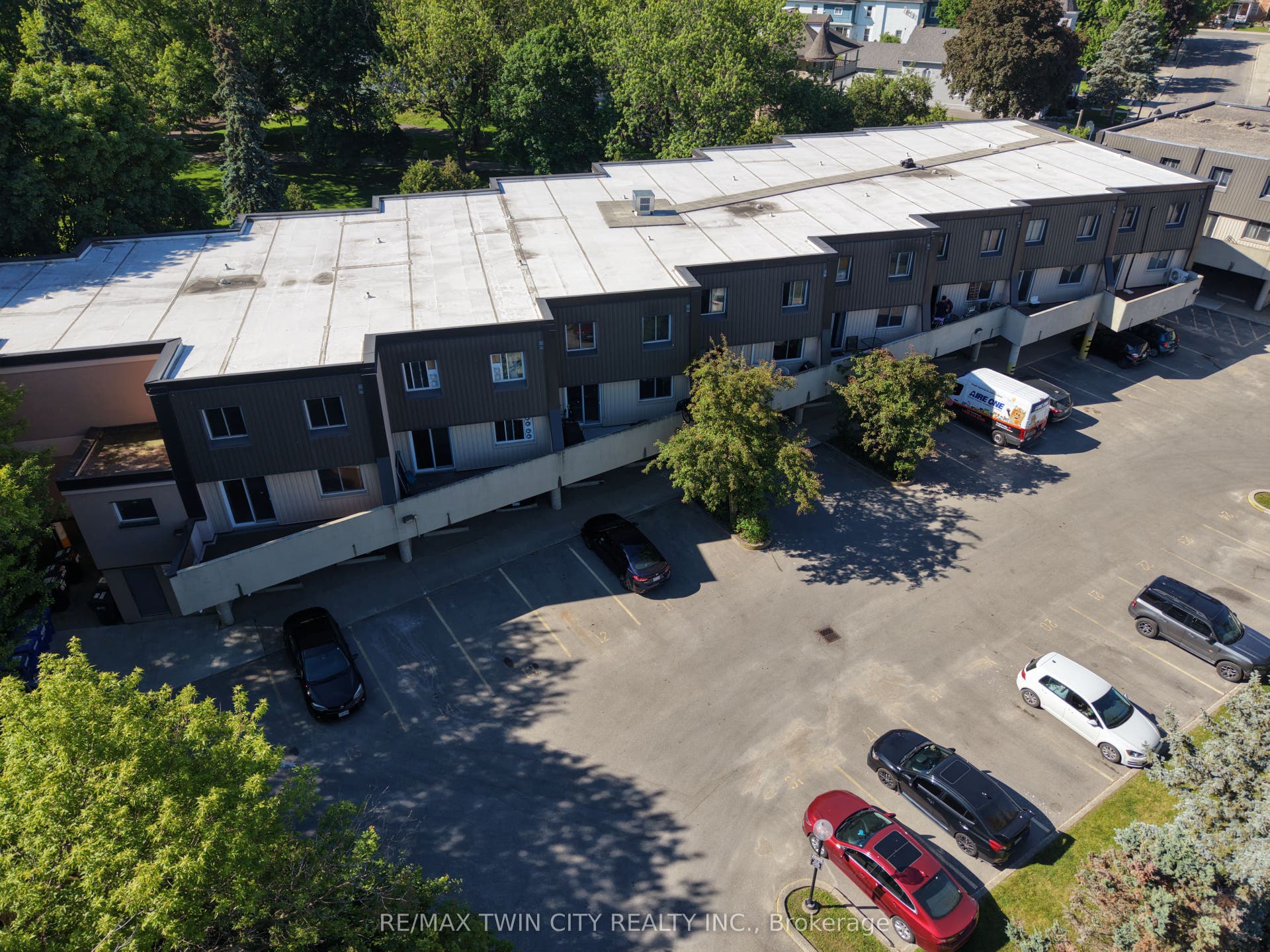 40 Tannery Street E, #265, Cambridge, Waterloo ON N3C 2B9 40 Tannery Street E, #265, Cambridge, Waterloo ON N3C 2B9