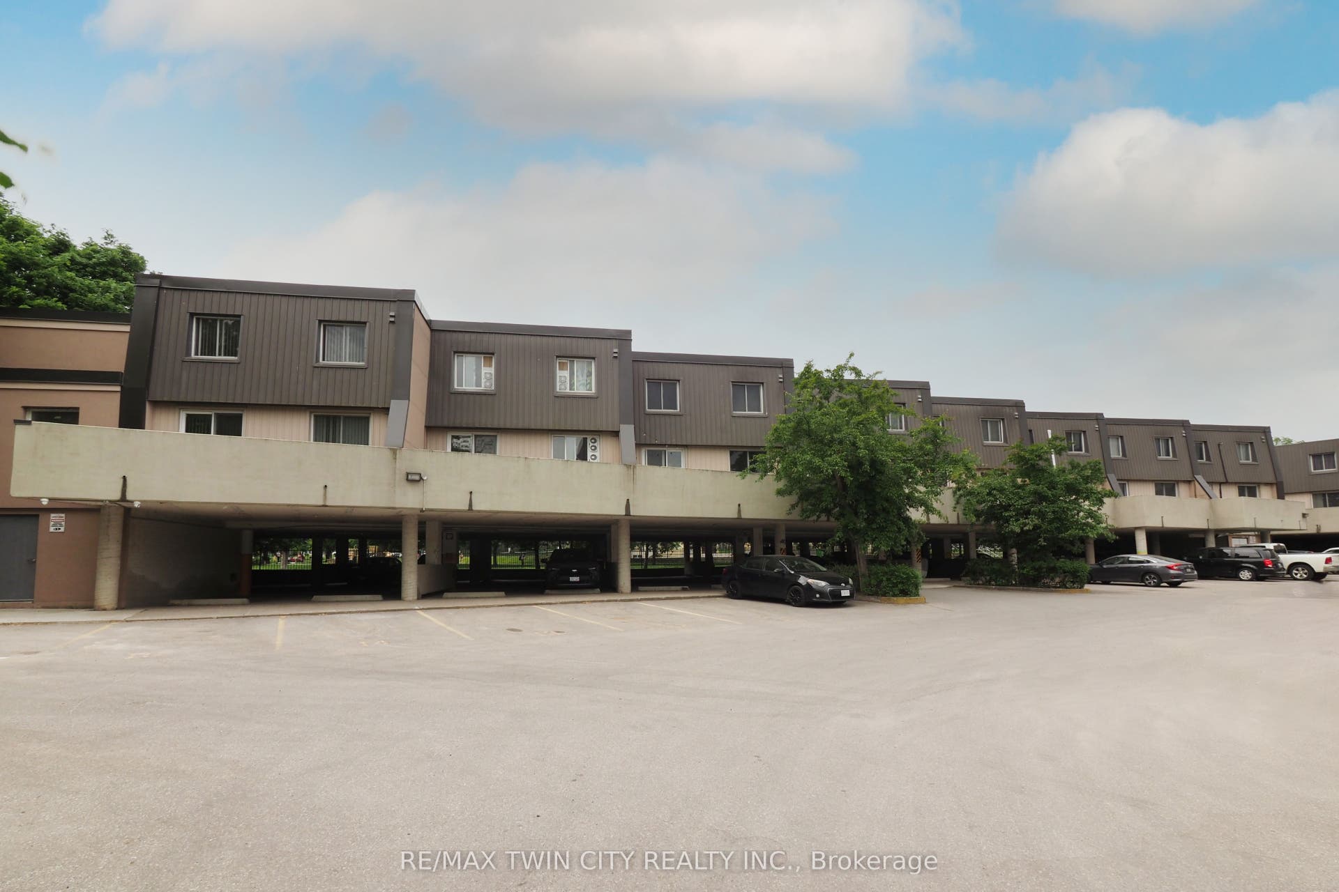 40 Tannery Street E, #265, Cambridge, Waterloo ON N3C 2B9 40 Tannery Street E, #265, Cambridge, Waterloo ON N3C 2B9