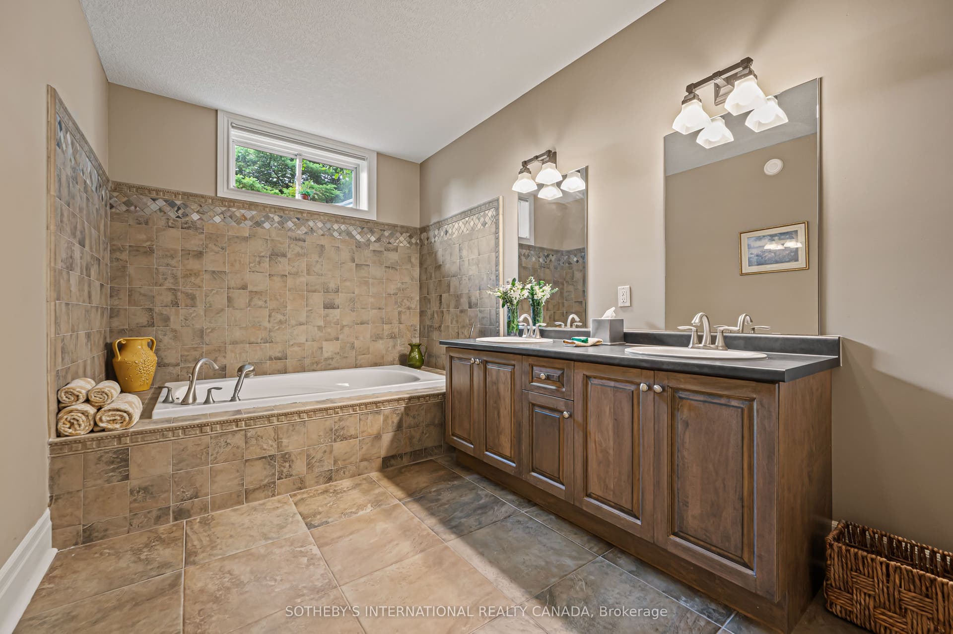 111 John Bricker Road, Cambridge, Waterloo ON N3H 4R8 111 John Bricker Road, Cambridge, Waterloo ON N3H 4R8