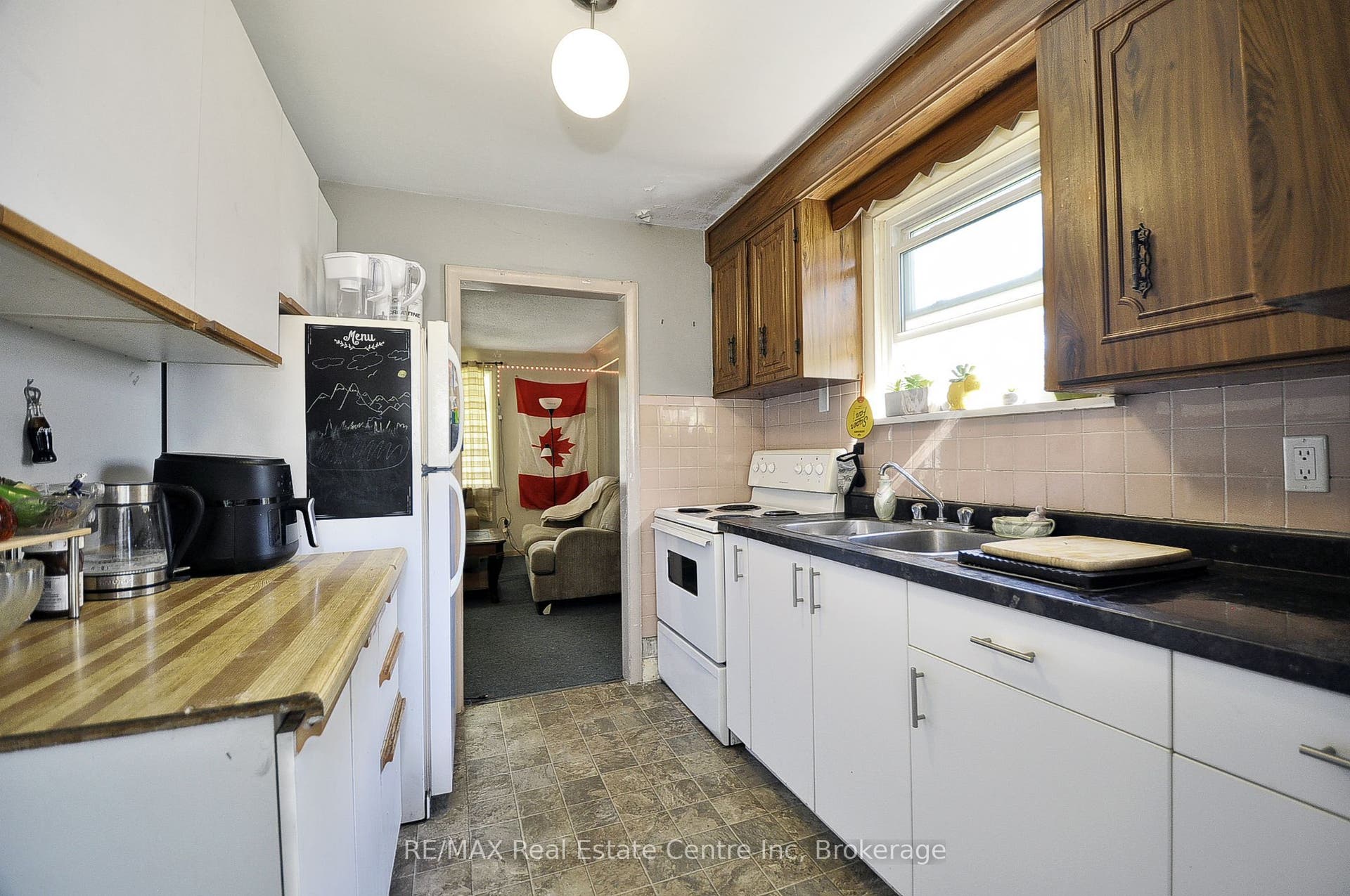 273 Albert Street, Waterloo, Waterloo ON N2L 3T7 273 Albert Street, Waterloo, Waterloo ON N2L 3T7