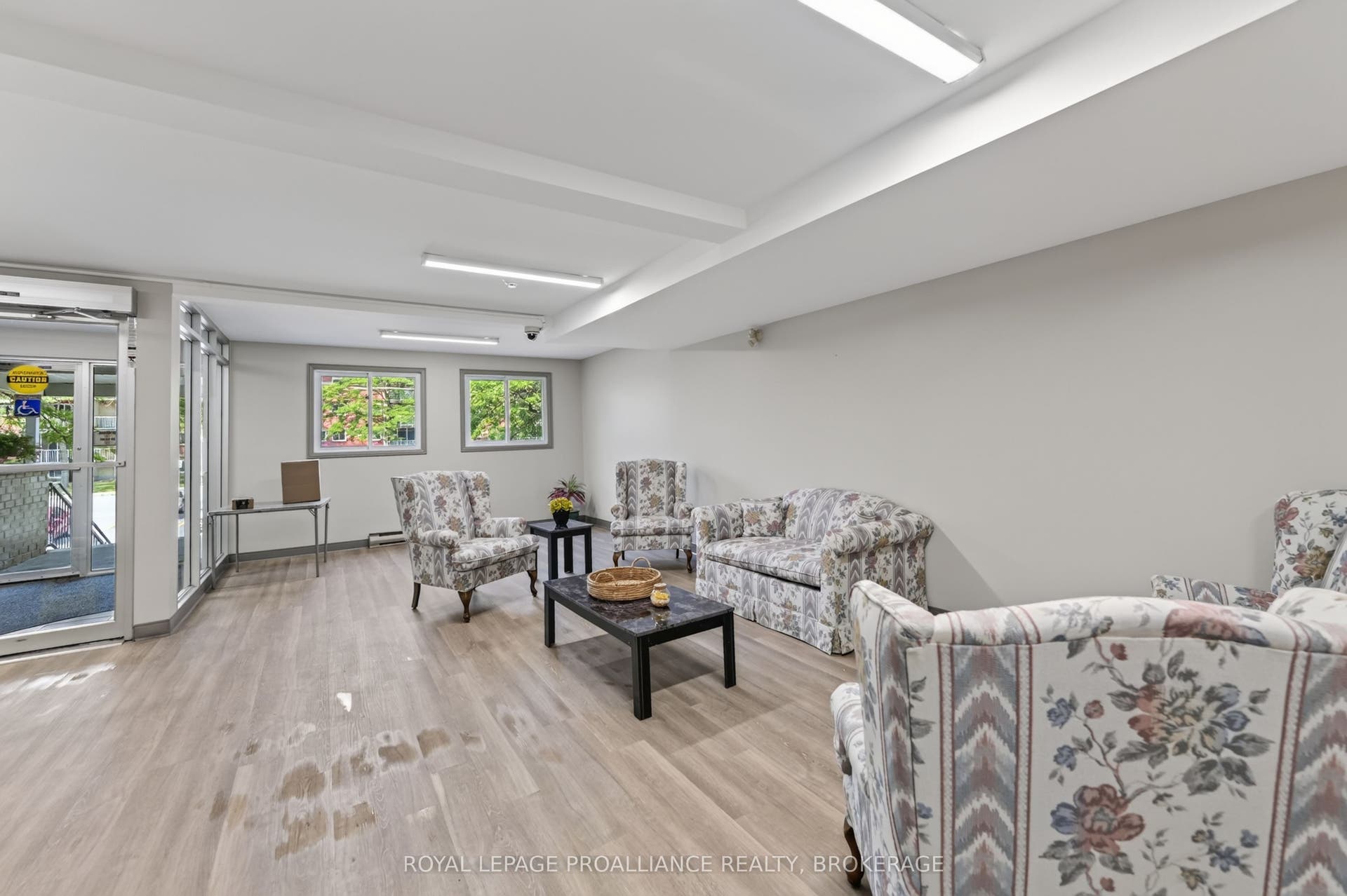 316 Kingsdale Avenue, #411, Kingston, Frontenac ON K7M 8S2
