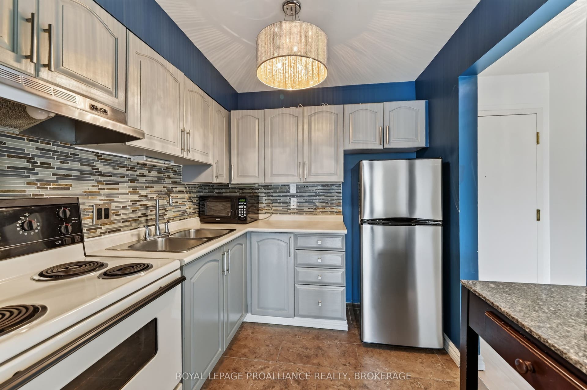 316 Kingsdale Avenue, #411, Kingston, Frontenac ON K7M 8S2