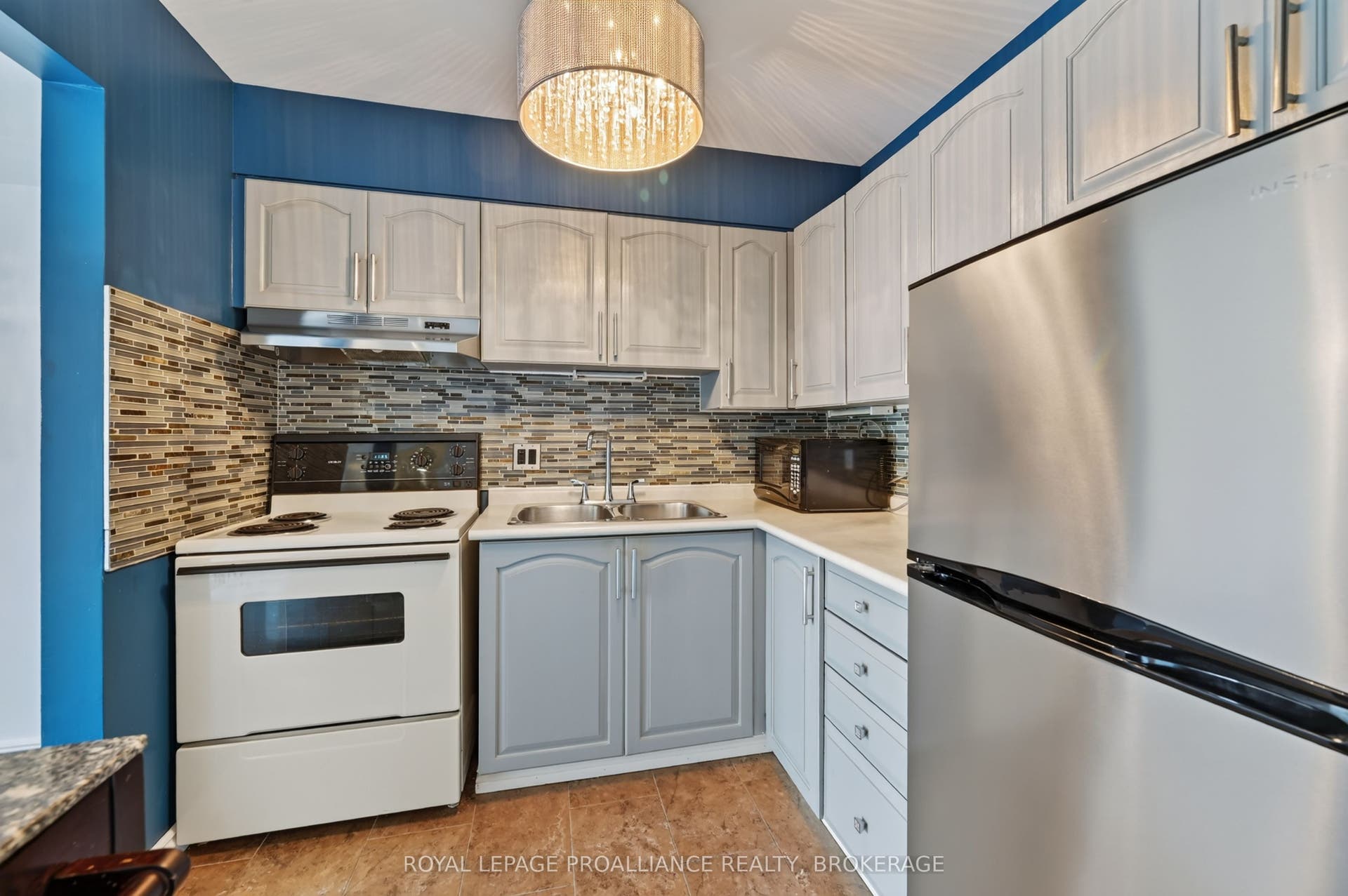 316 Kingsdale Avenue, #411, Kingston, Frontenac ON K7M 8S2