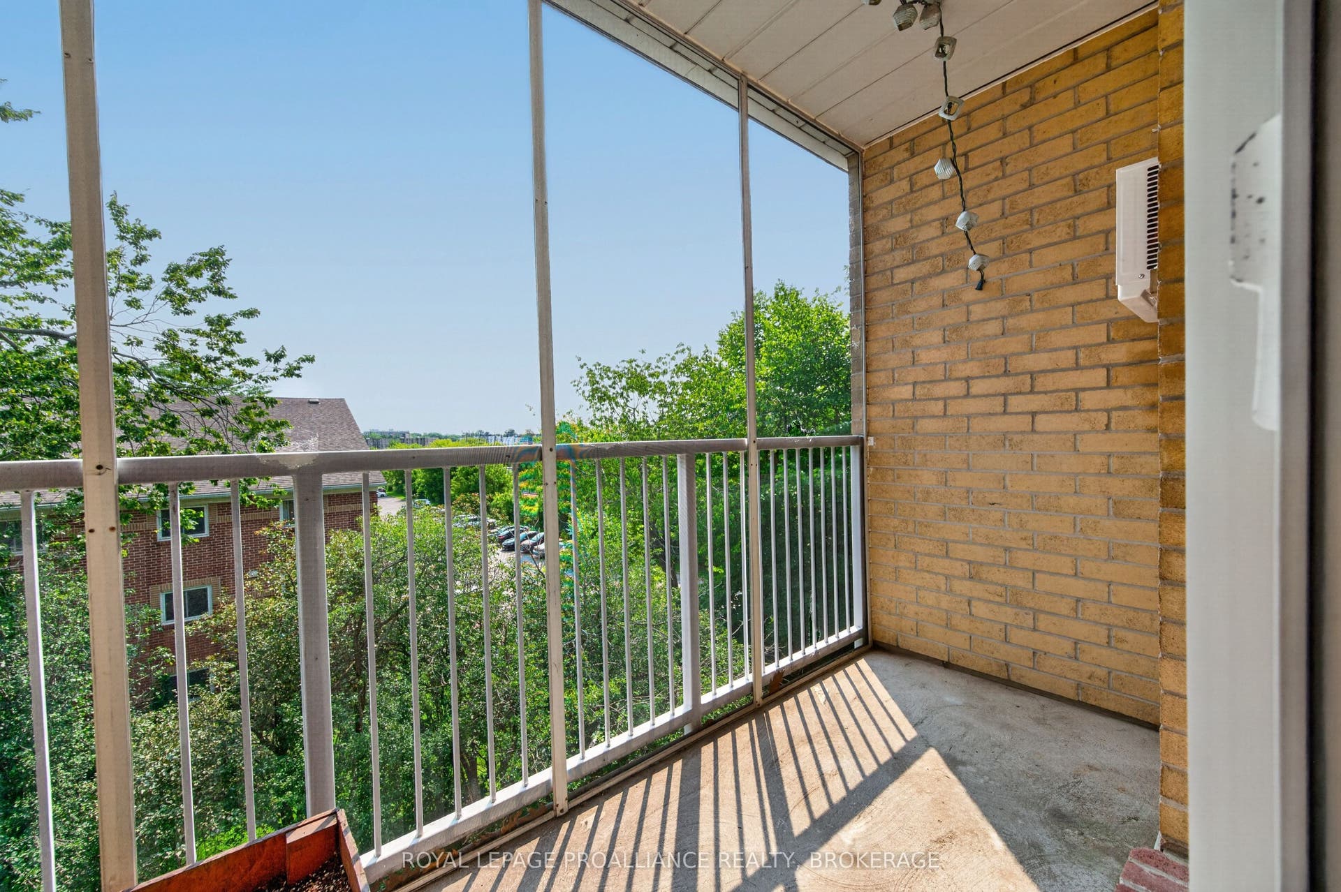 316 Kingsdale Avenue, #411, Kingston, Frontenac ON K7M 8S2