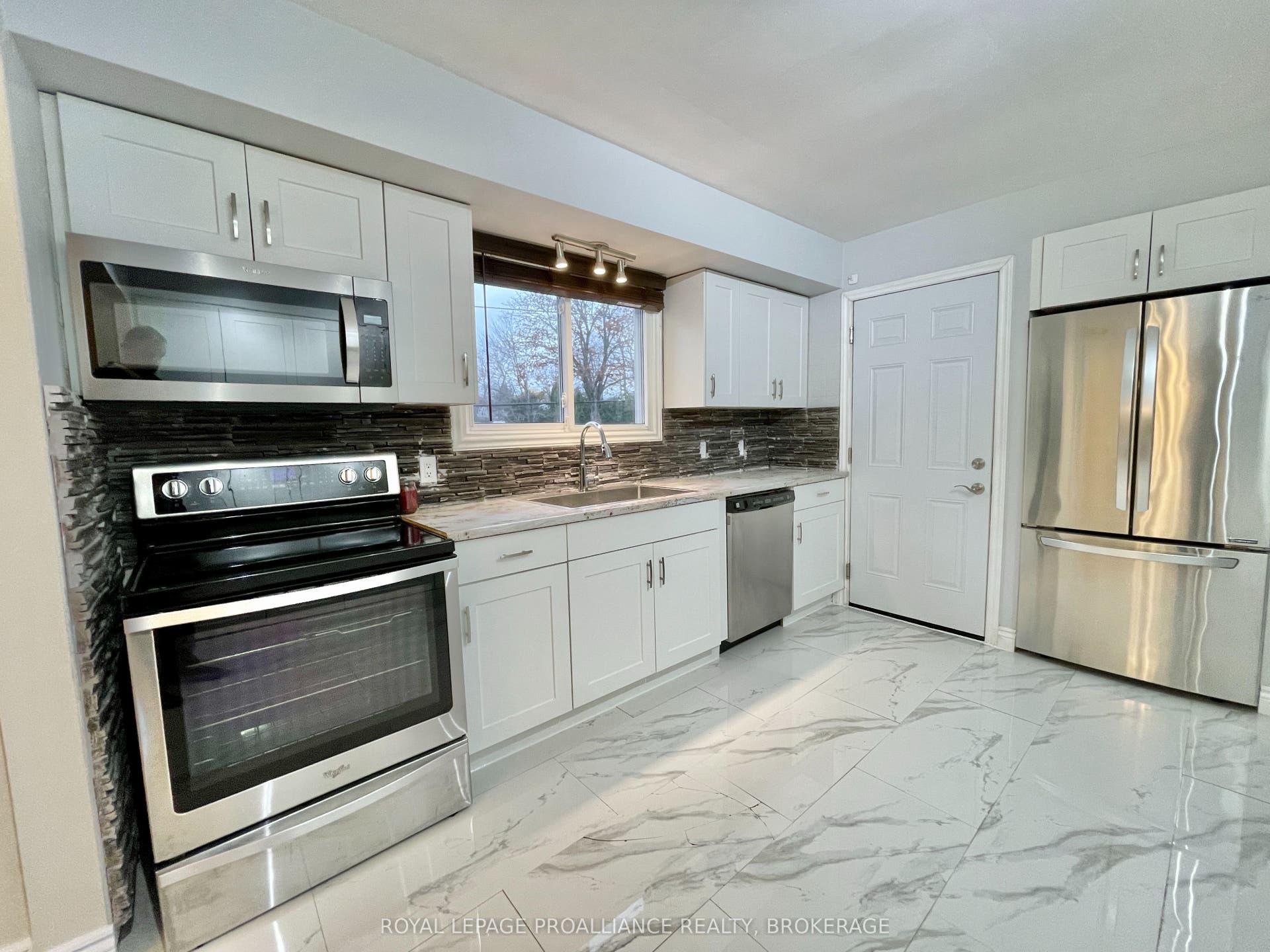 271 Chelsea Road, Kingston, Frontenac ON K7M 3Z3