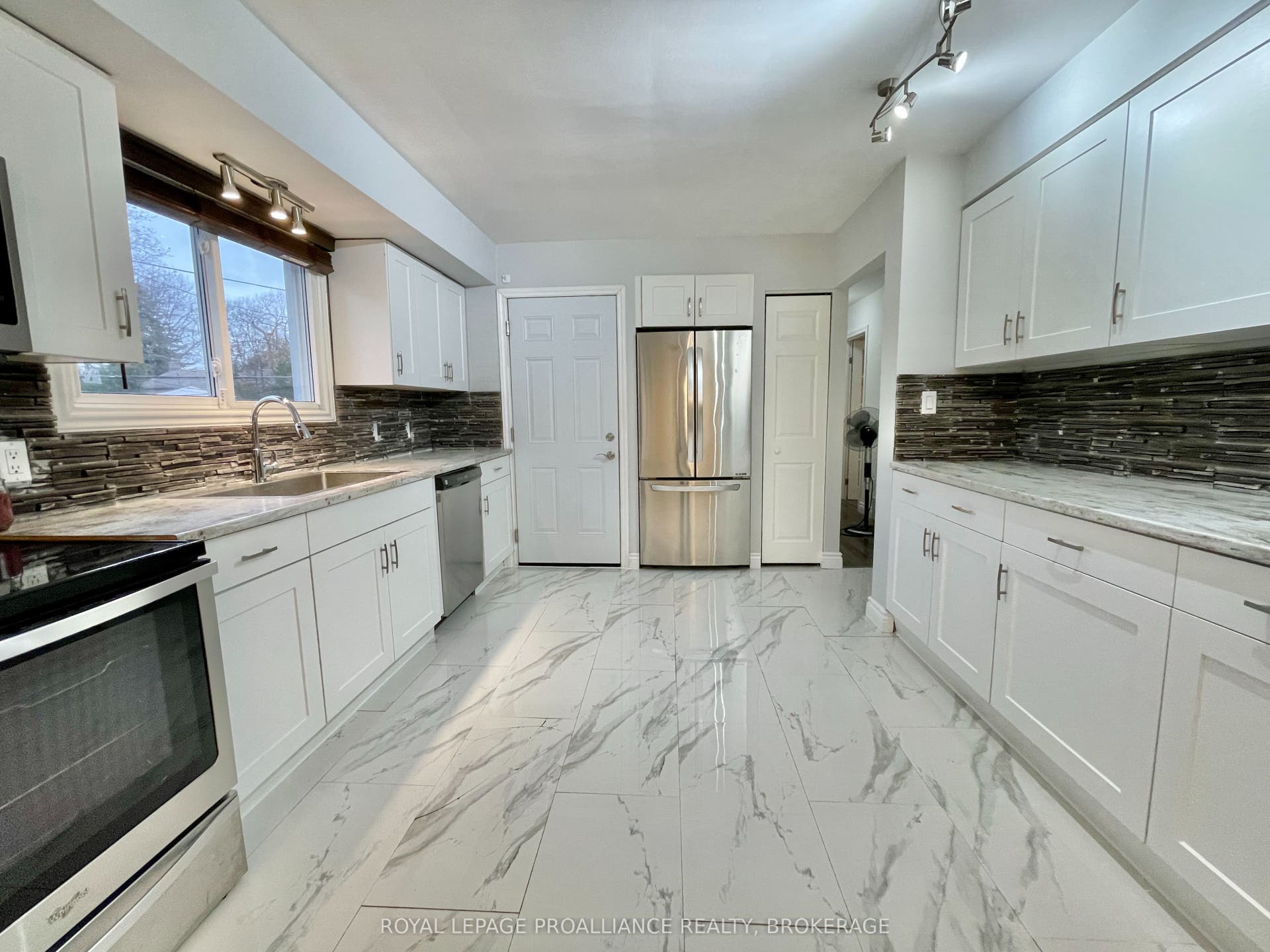 271 Chelsea Road, Kingston, Frontenac ON K7M 3Z3