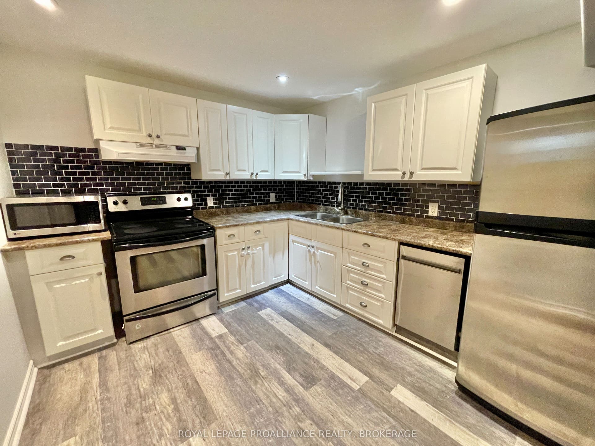 271 Chelsea Road, Kingston, Frontenac ON K7M 3Z3