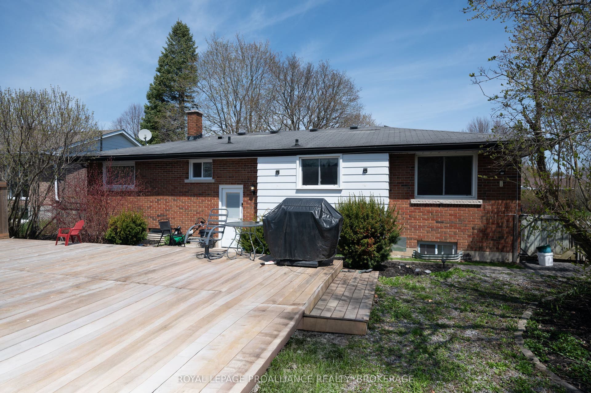 271 Chelsea Road, Kingston, Frontenac ON K7M 3Z3